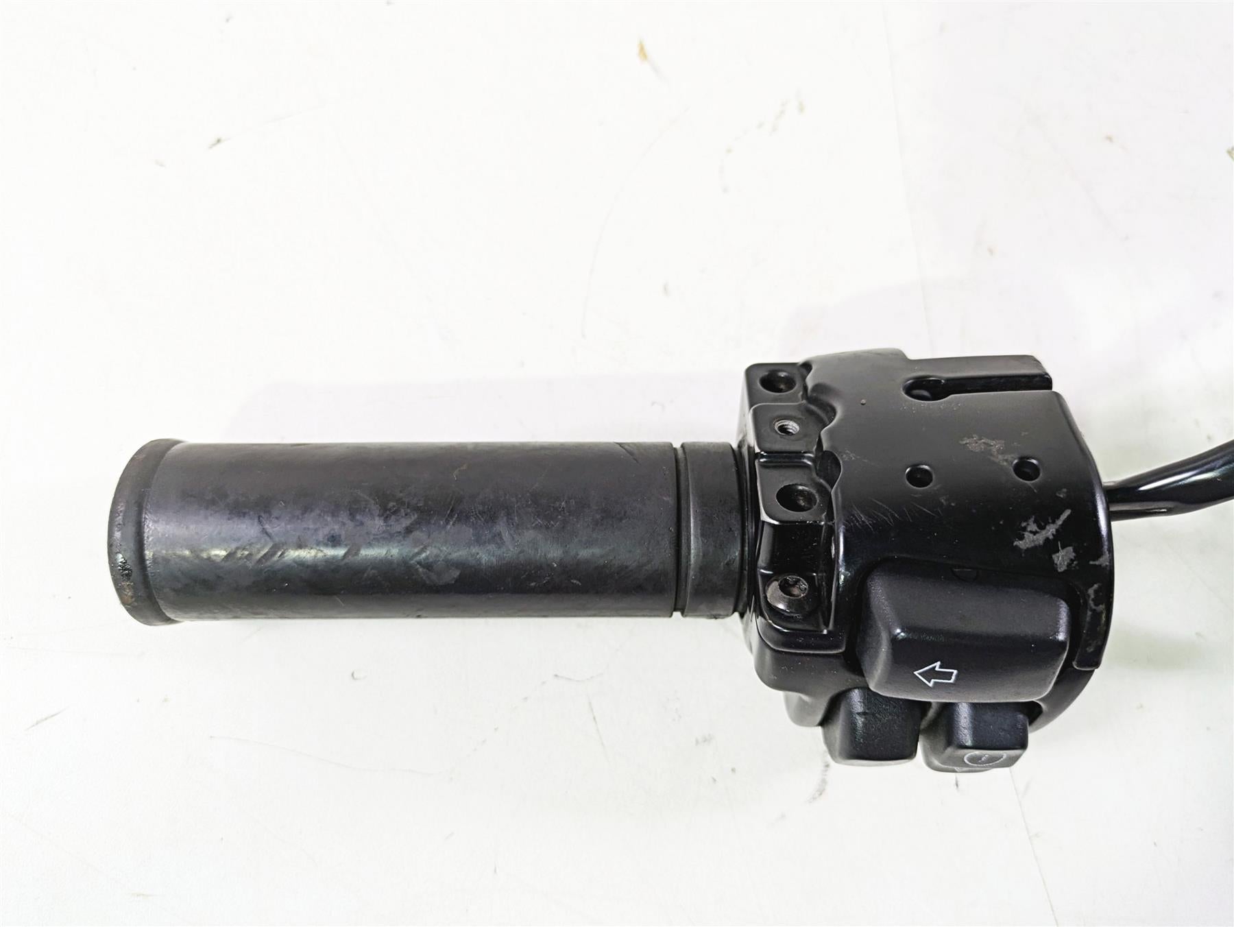 2018 Harley Softail FXFBS Fat Bob Right Hand Control Switch Start Stop 71500462 {{ shop.shopifyCountryName }} - Mototech271