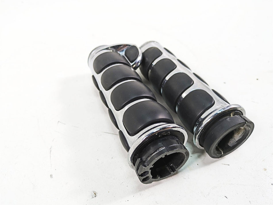 1999 Harley Dyna FXDL Low Rider Chrome Hand Grip Set {{ shop.shopifyCountryName }} - Mototech271