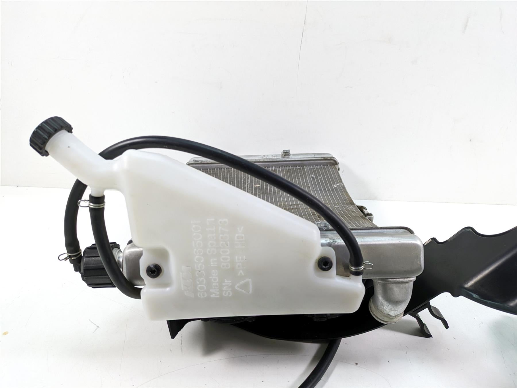 2018 KTM 1090 Adventure R Radiator Fan Reservoir Hoses Set - Read 60335010100 {{ shop.shopifyCountryName }} - Mototech271