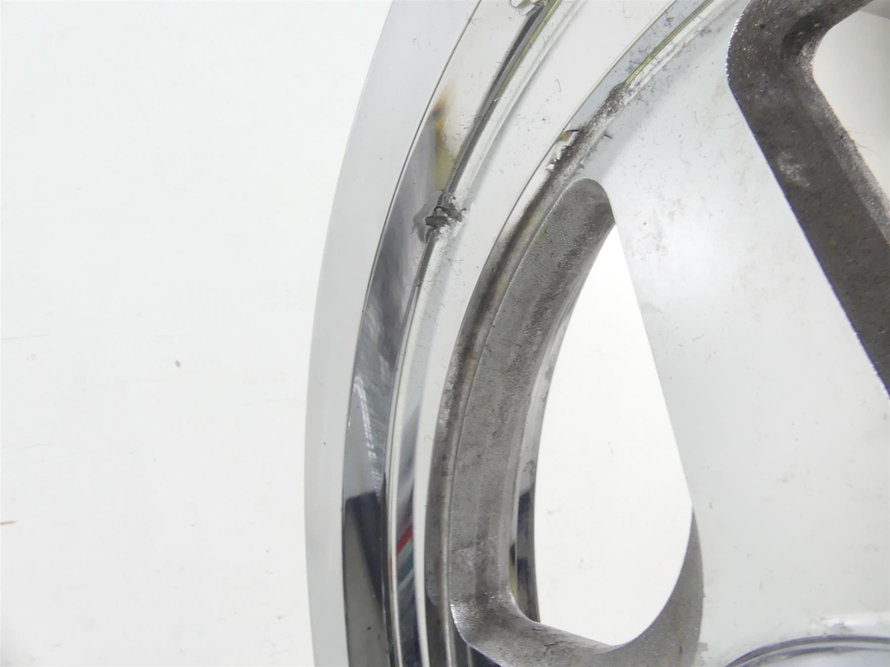 2005 Harley Touring CVO FLHTCSE Electra Glide Front Wheel Rim 16x3 43573-00A {{ shop.shopifyCountryName }} - Mototech271