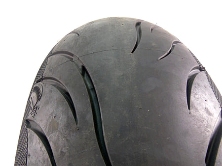 Used Rear Motorcycle Tire Avon Cobra AV92 240/40VR18 4120211 {{ shop.shopifyCountryName }} - Mototech271