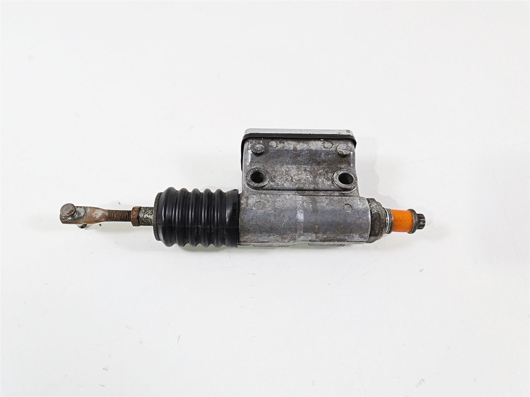 2002 Harley Davidson XLH883 Sportster Rear Brake Master Cylinder 42456-87D {{ shop.shopifyCountryName }} - Mototech271
