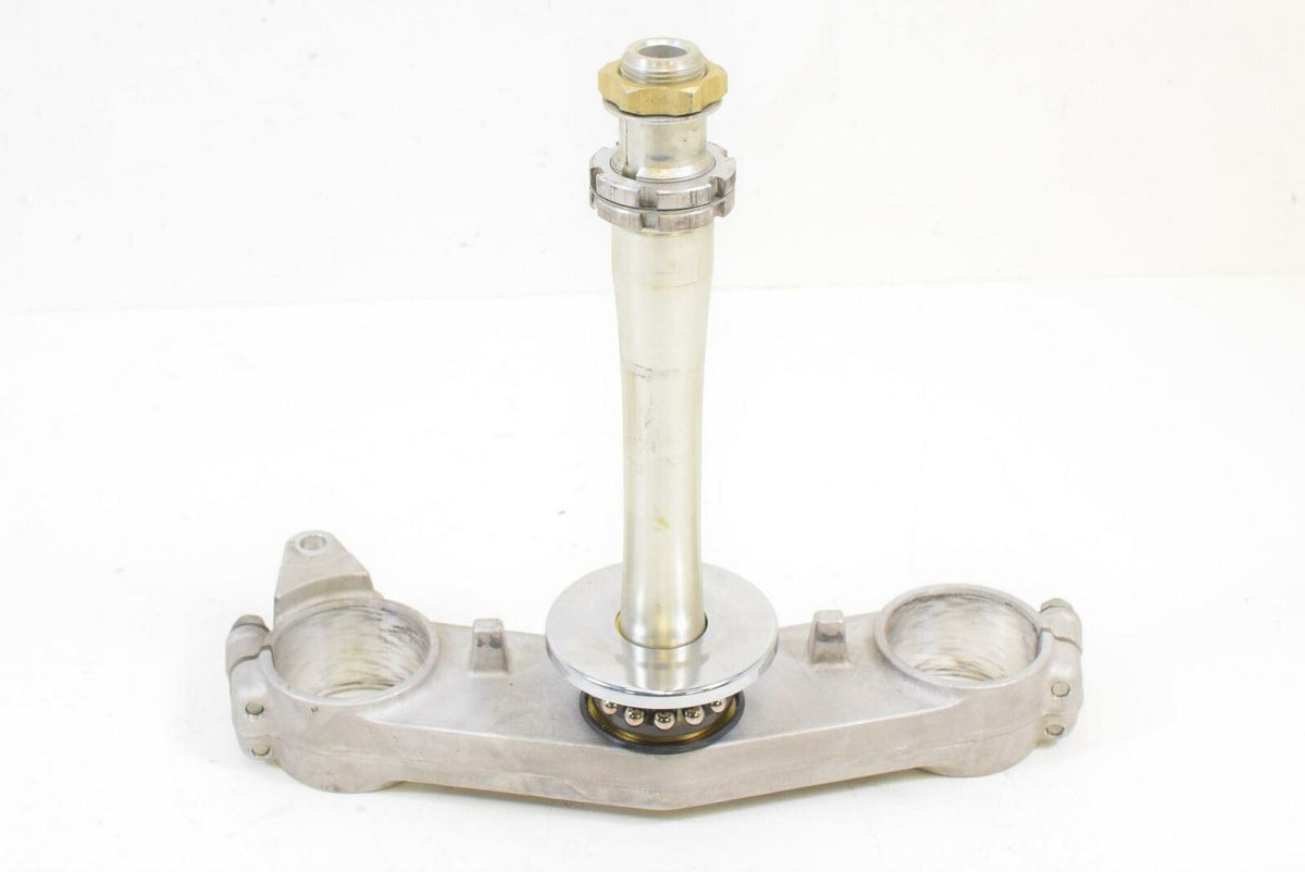 2005 Suzuki GSX1300 R Hayabusa Lower Triple Tree Steering Yoke 51410-24F30 {{ shop.shopifyCountryName }} - Mototech271