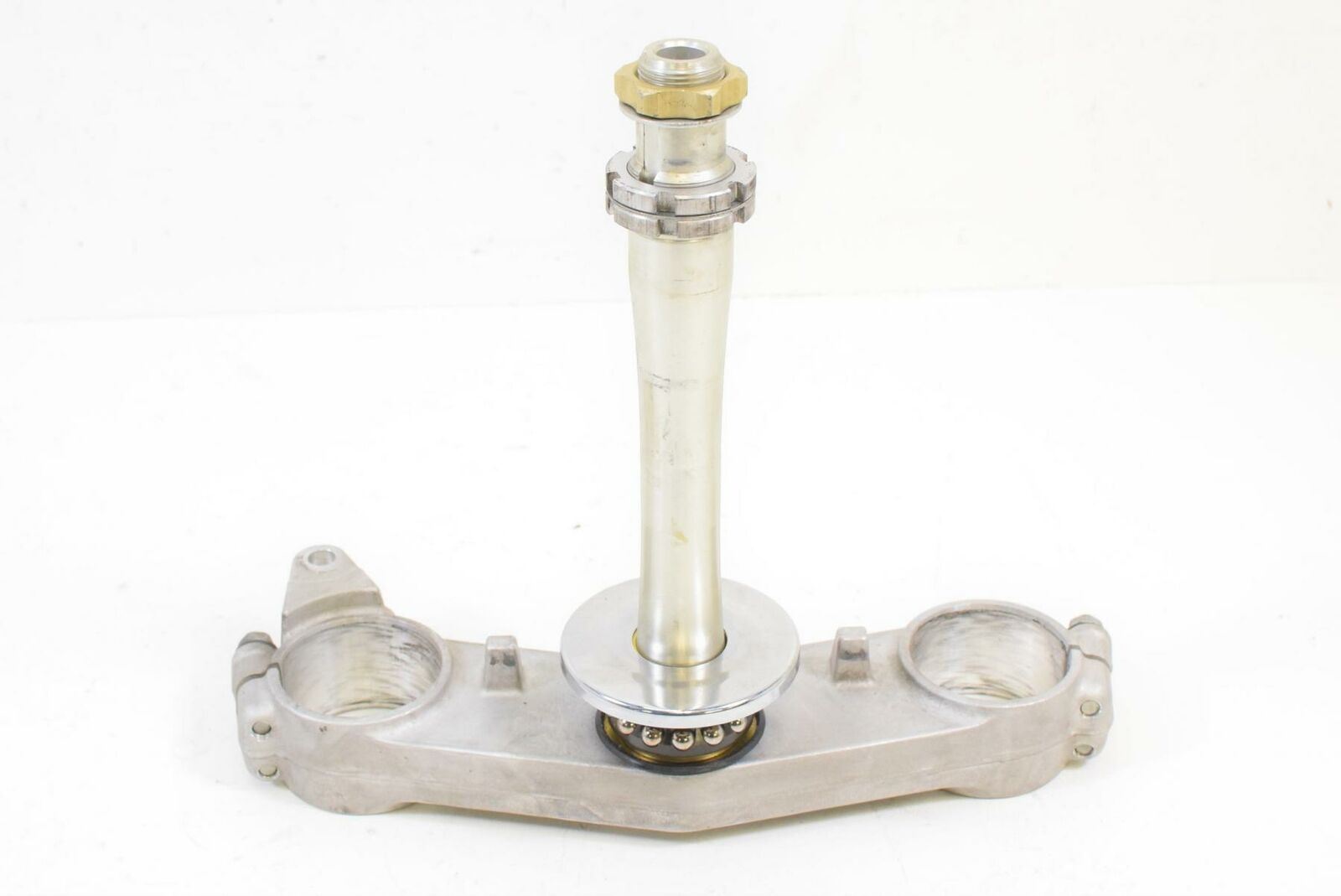 2005 Suzuki GSX1300 R Hayabusa Lower Triple Tree Steering Yoke 51410-24F30 {{ shop.shopifyCountryName }} - Mototech271