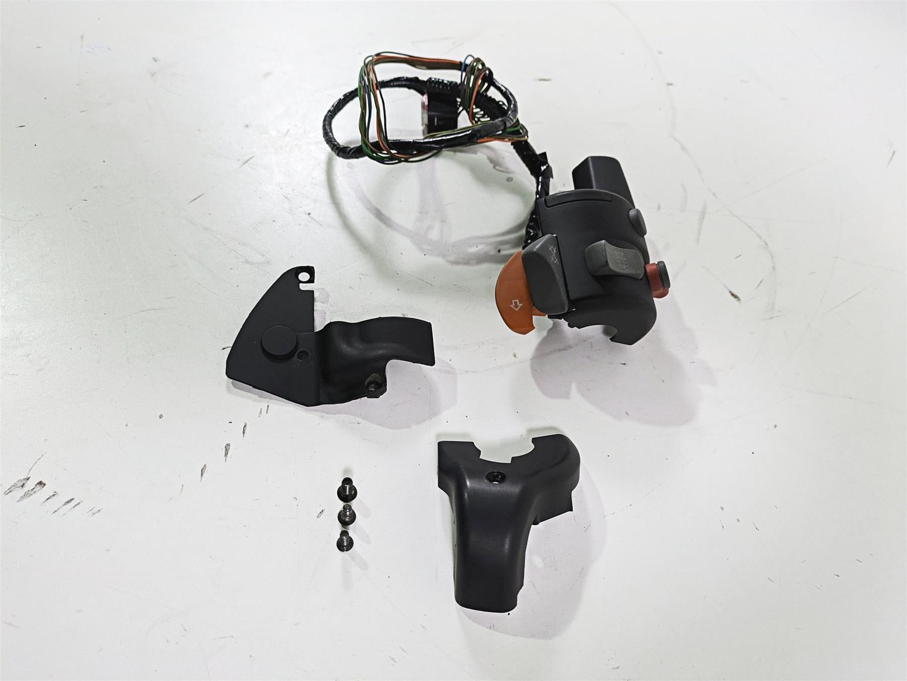 2004 BMW R1150GS R21 Right Hand Control Switch Grip Heater Start Kill 7675330 {{ shop.shopifyCountryName }} - Mototech271