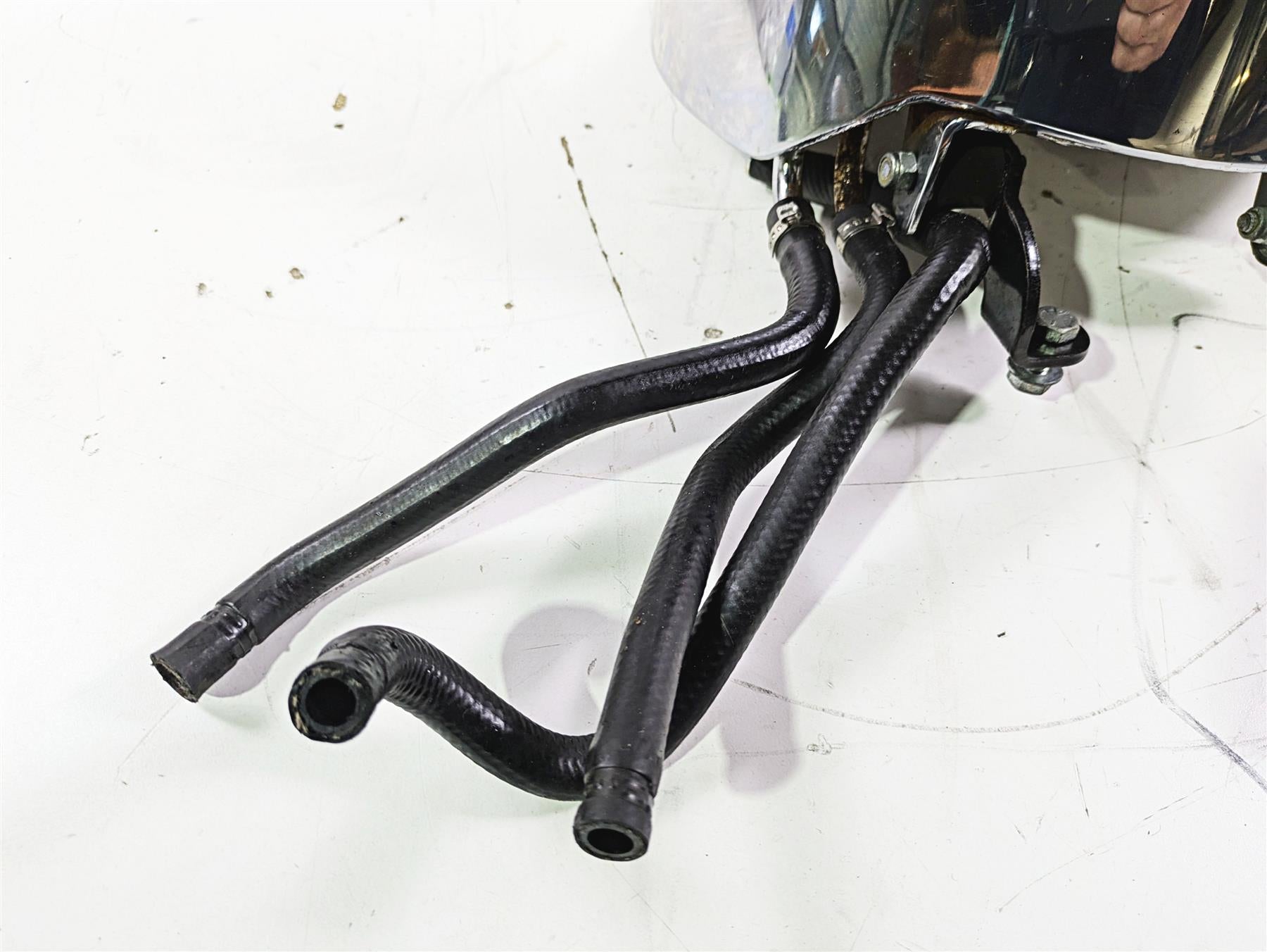 1992 Harley FLSTC Softail Heritage Oil Tank Reservoir & Lines Set 62498-91 {{ shop.shopifyCountryName }} - Mototech271