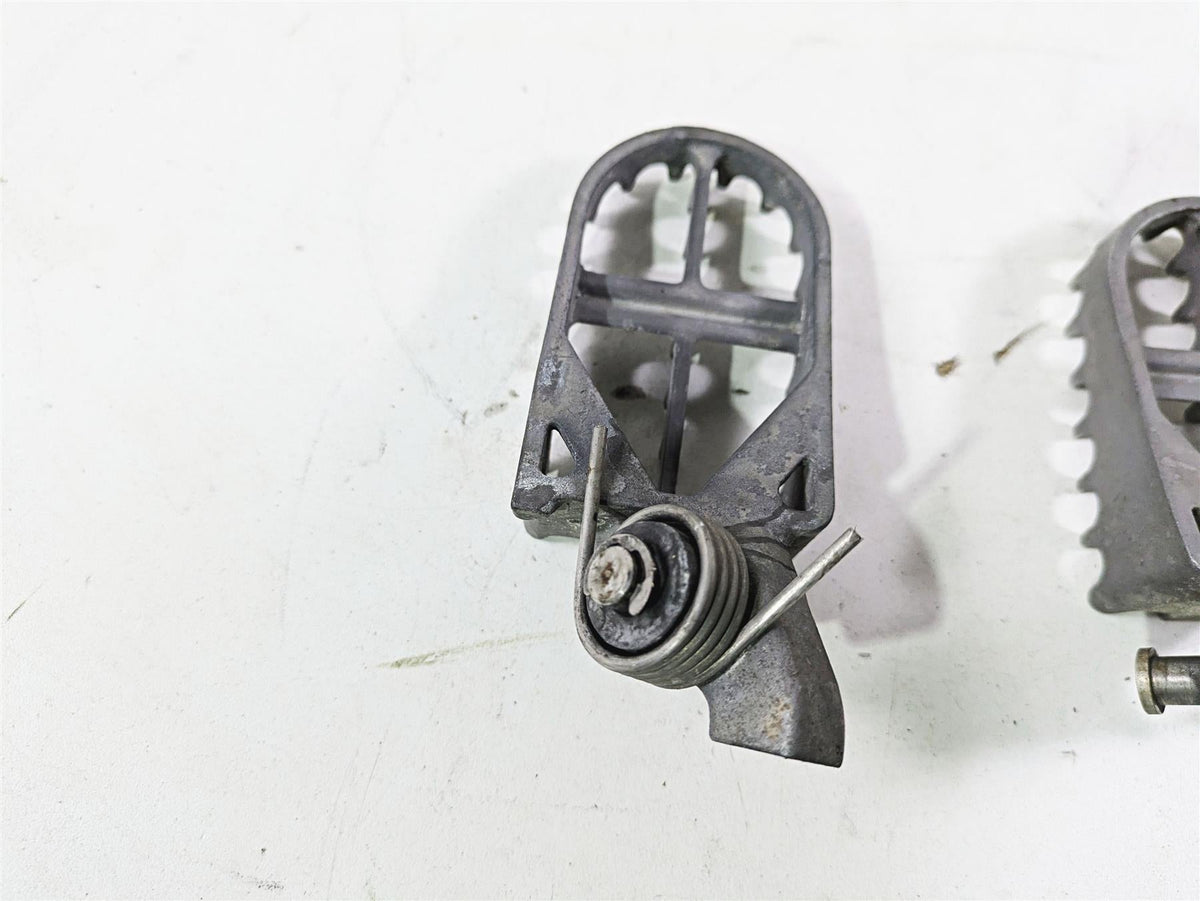 2009 BMW R1200GS K255 Adv Front Footpeg Foot Peg Set 46717694557 46717694558 {{ shop.shopifyCountryName }} - Mototech271