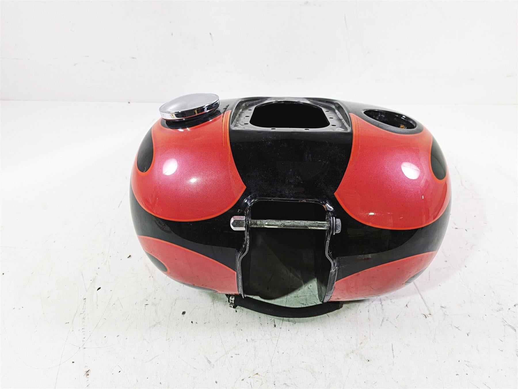 2013 Harley FXDWG Dyna Wide Glide Fuel Gas Petrol Tank Flames 61000707 {{ shop.shopifyCountryName }} - Mototech271