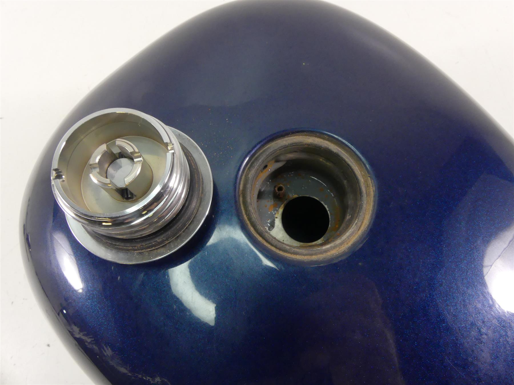 2001 Harley Davidson XL1200 Sportster Fuel Gas Petrol Tank - Dent 61348-98A {{ shop.shopifyCountryName }} - Mototech271