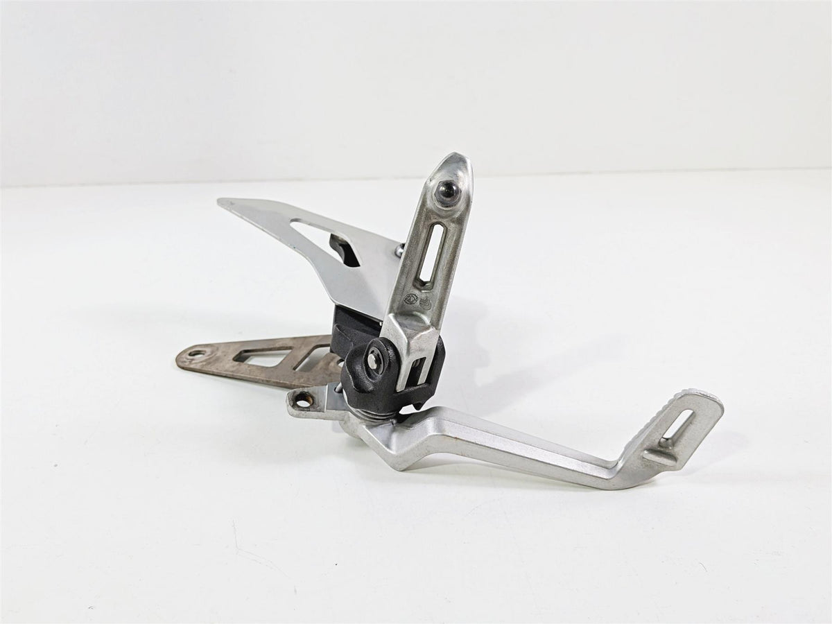 2019 Triumph Speed Triple RS 1050 Front Right Foot Peg & Brake Pedal T2081844 {{ shop.shopifyCountryName }} - Mototech271
