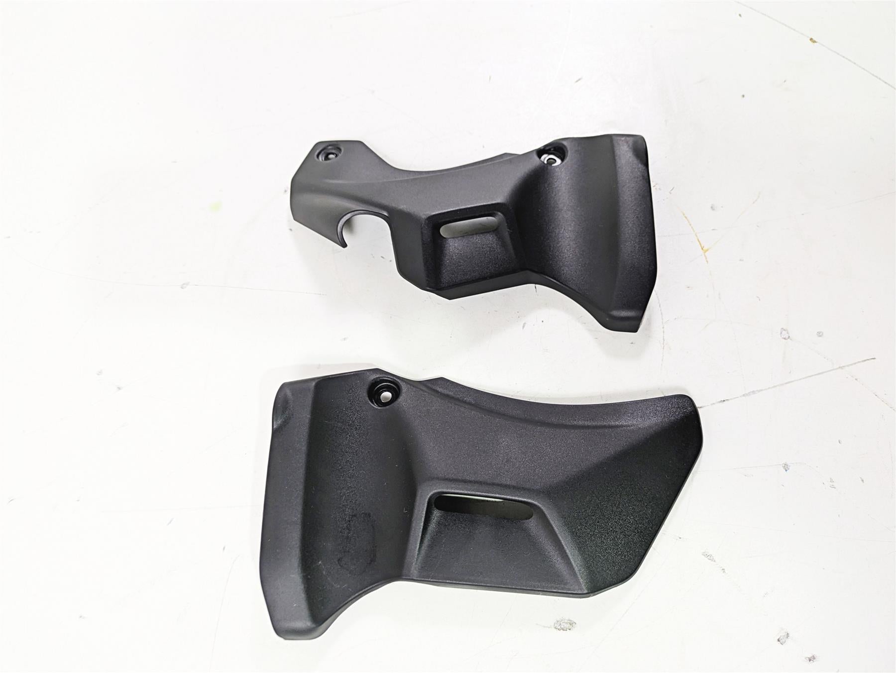 2022 Kawasaki ZR900RS Cafe Neck Frame Cover Fairing Set 14093-0621 14093-0620 {{ shop.shopifyCountryName }} - Mototech271
