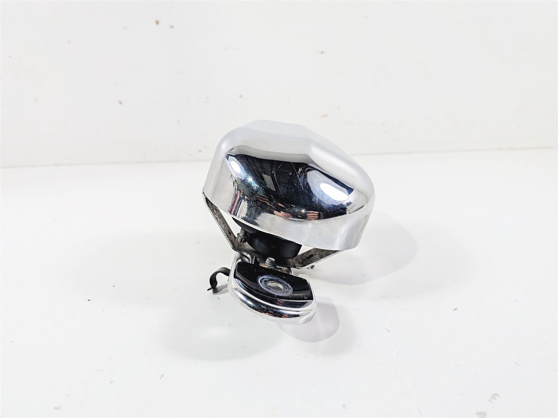 1998 Harley Dyna FXDL Low Rider Horn & Chrome Cover 61300478A {{ shop.shopifyCountryName }} - Mototech271