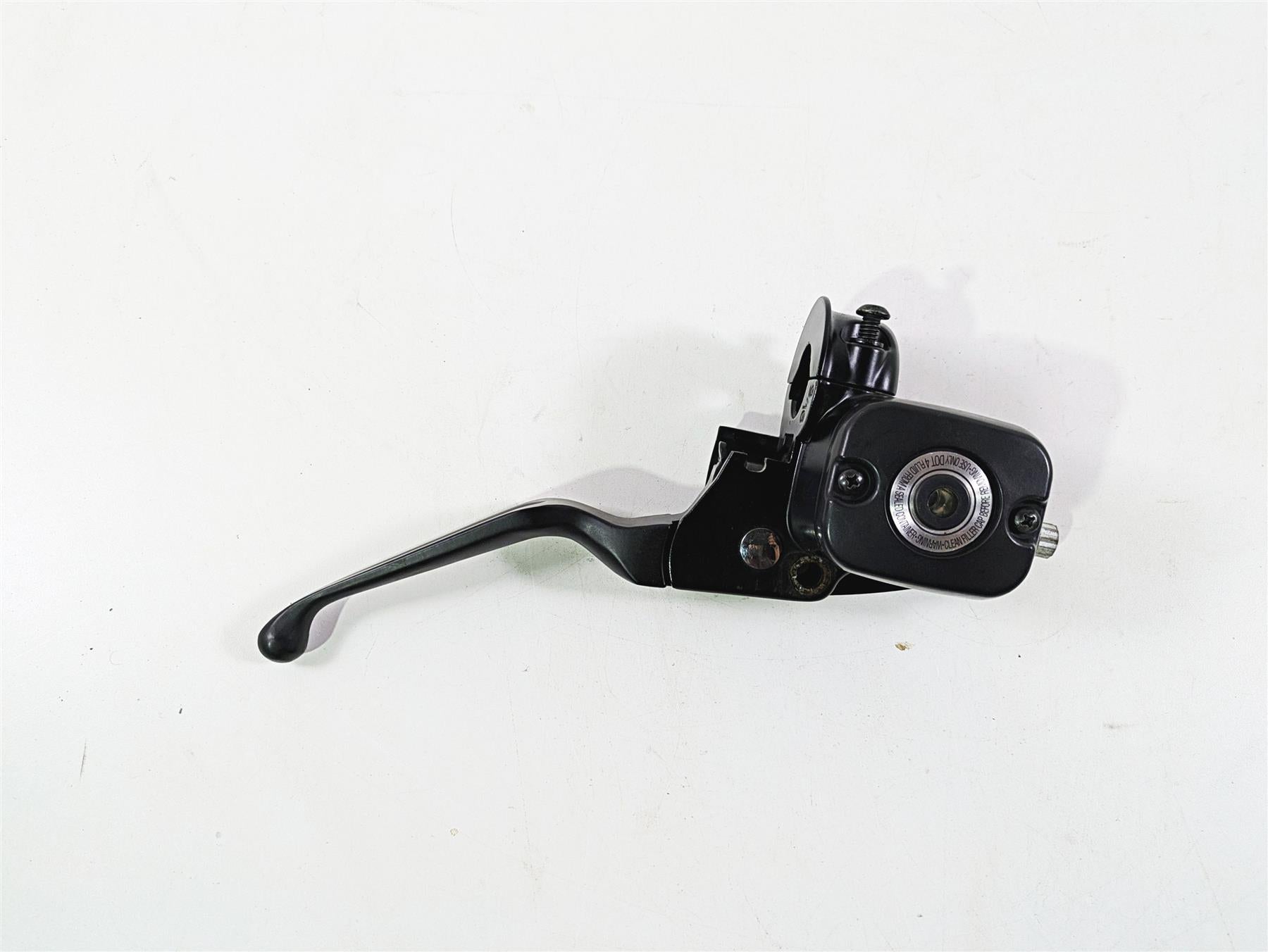 2017 Harley Dyna FXDB Street Bob Front Brake Master Cylinder 9/16" 45029-11D {{ shop.shopifyCountryName }} - Mototech271