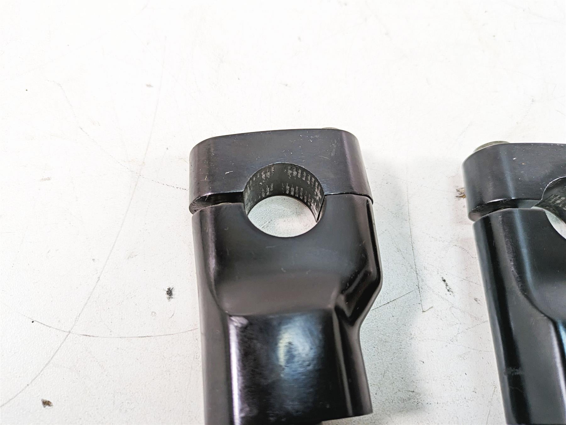 2002 Yamaha FZ1 FZS1000 Fazer Handlebar Riser Holder Set 5LV-23442-01-00 {{ shop.shopifyCountryName }} - Mototech271