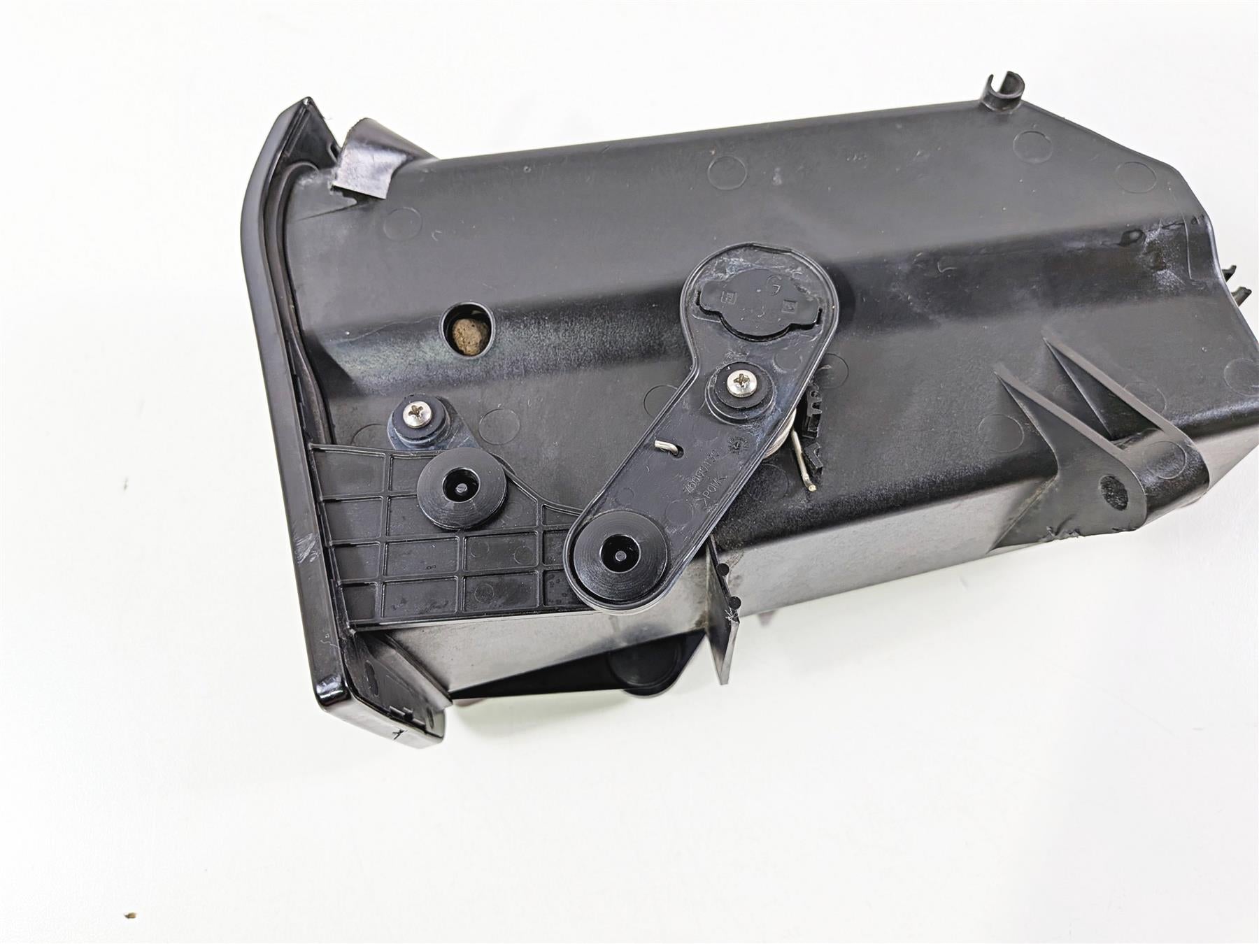 2017 Harley Touring FLHXS Street Glide Front Fairing Media Compartment 76000117 {{ shop.shopifyCountryName }} - Mototech271