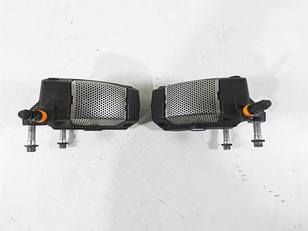 2017 Harley Touring FLTRXS Road Glide Front Brake Caliper Set 43027-08 43023-08 {{ shop.shopifyCountryName }} - Mototech271