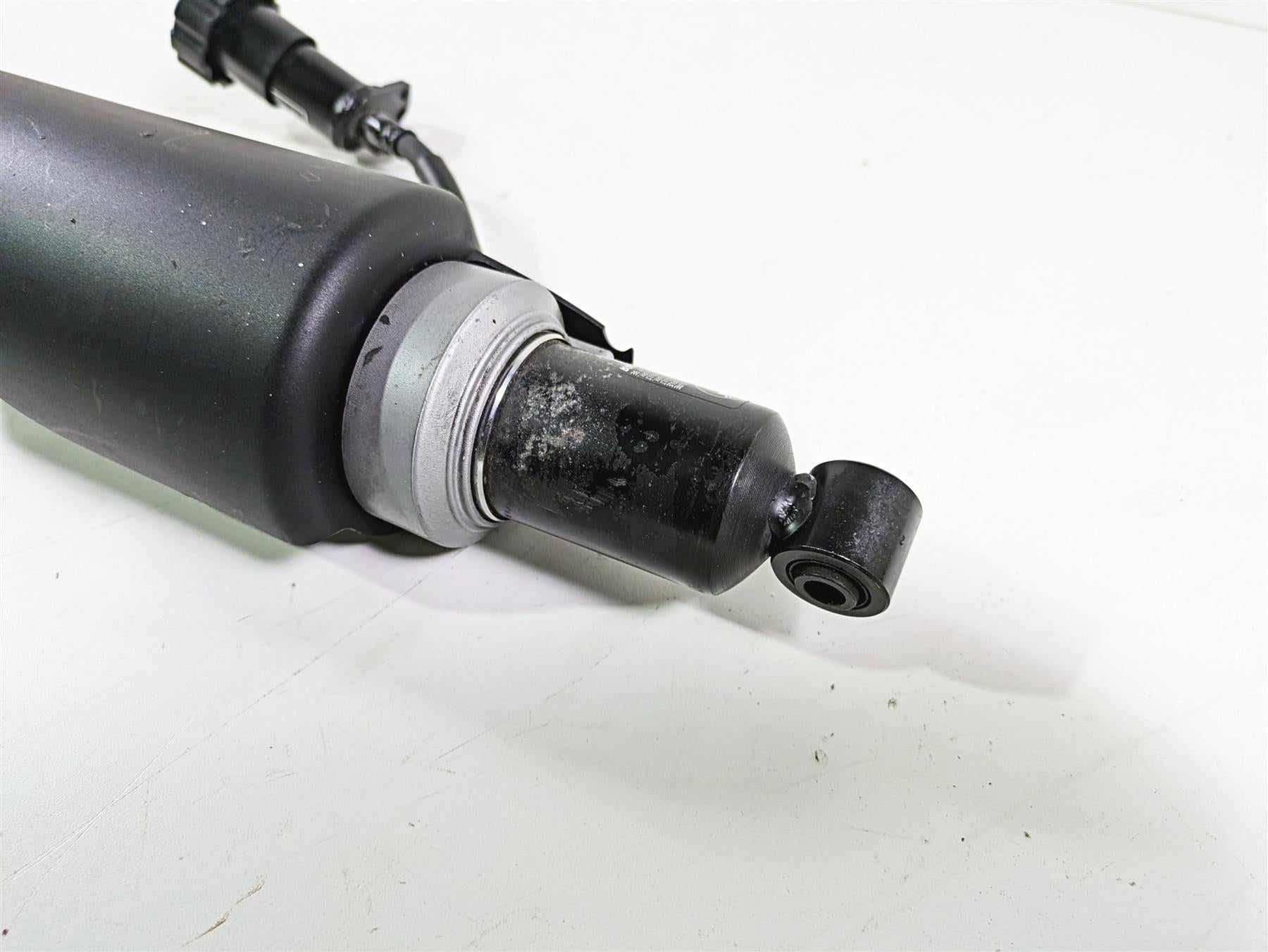 2012 BMW R1200R K27 Rear Suspension Shock Damper Standard 379mm 33537729434 {{ shop.shopifyCountryName }} - Mototech271