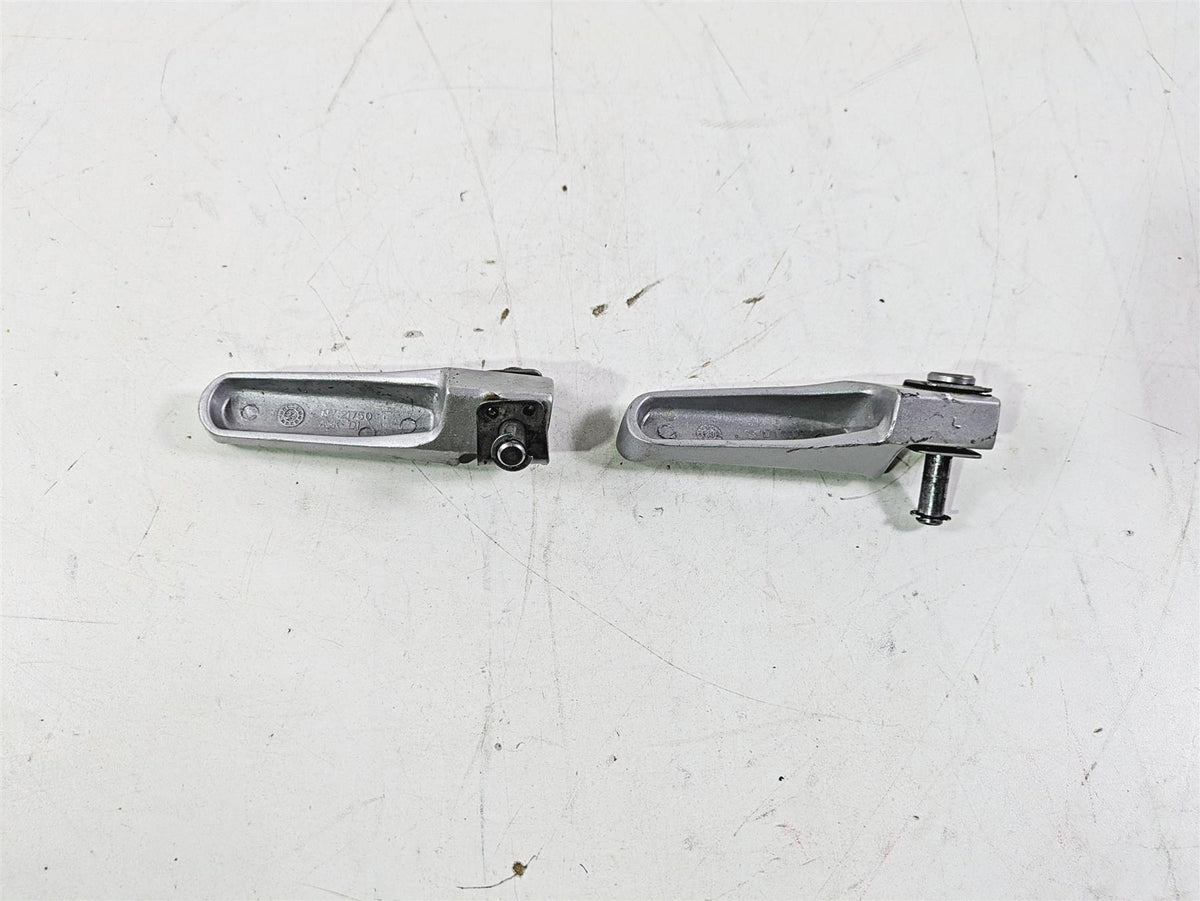 2023 BMW G310R K03 Rear Passenger Footpegs 46718553973 46718553974 {{ shop.shopifyCountryName }} - Mototech271