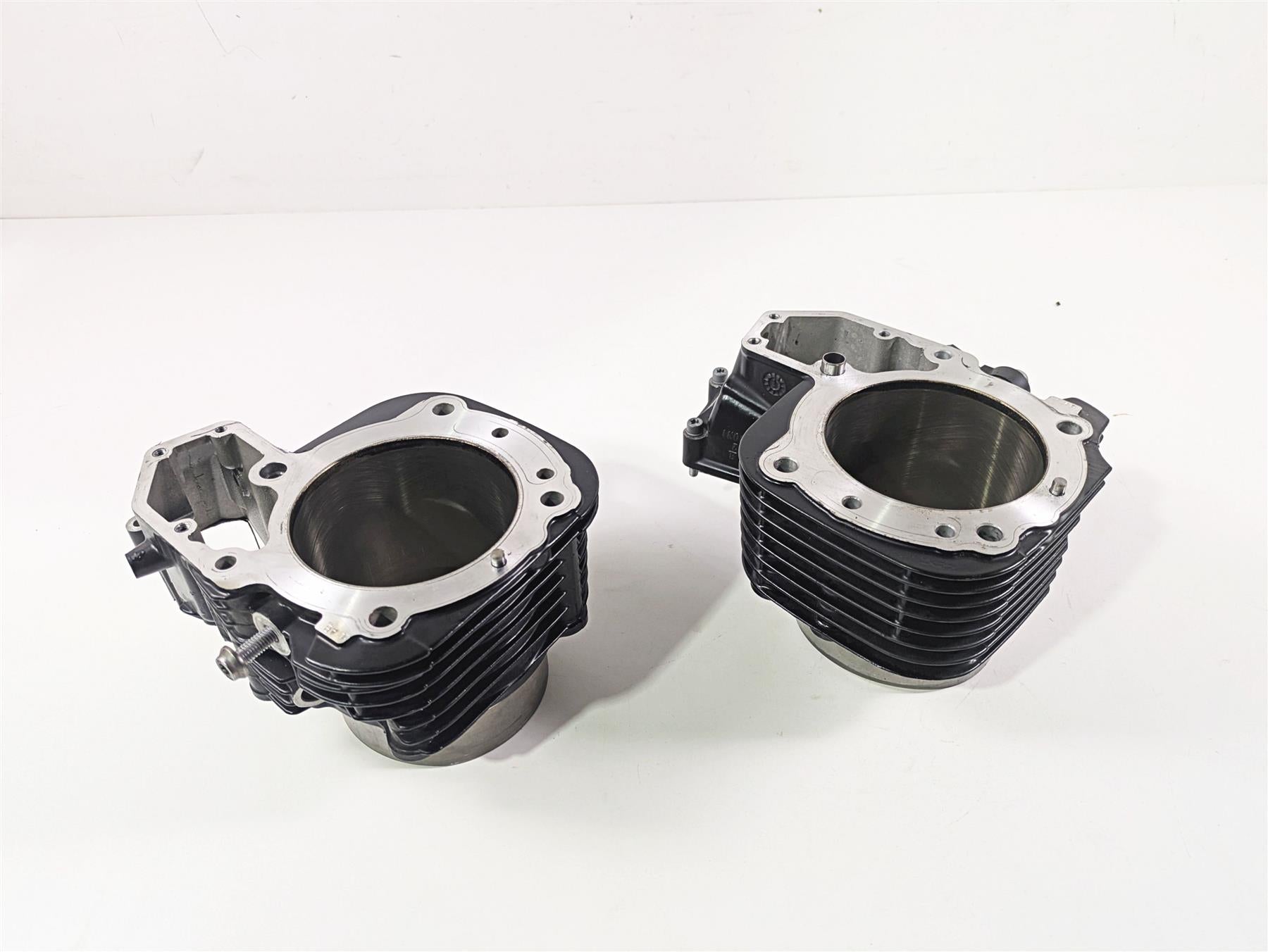 2022 BMW RnineT Pure K22 Left Right Piston Jug Barrel Cylinder Set 11117710477 {{ shop.shopifyCountryName }} - Mototech271