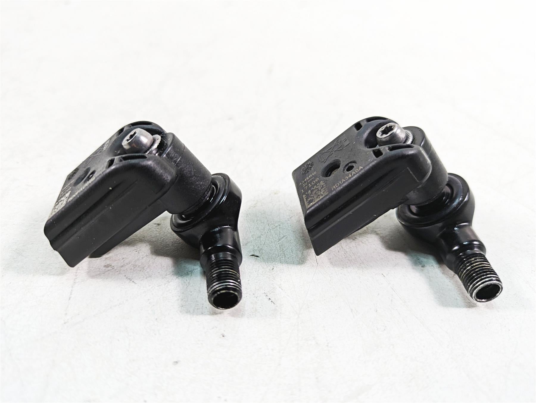 2020 Harley Touring FLHX Street Glide Tpms Tire Pressure Sensors -Read 42300142 {{ shop.shopifyCountryName }} - Mototech271