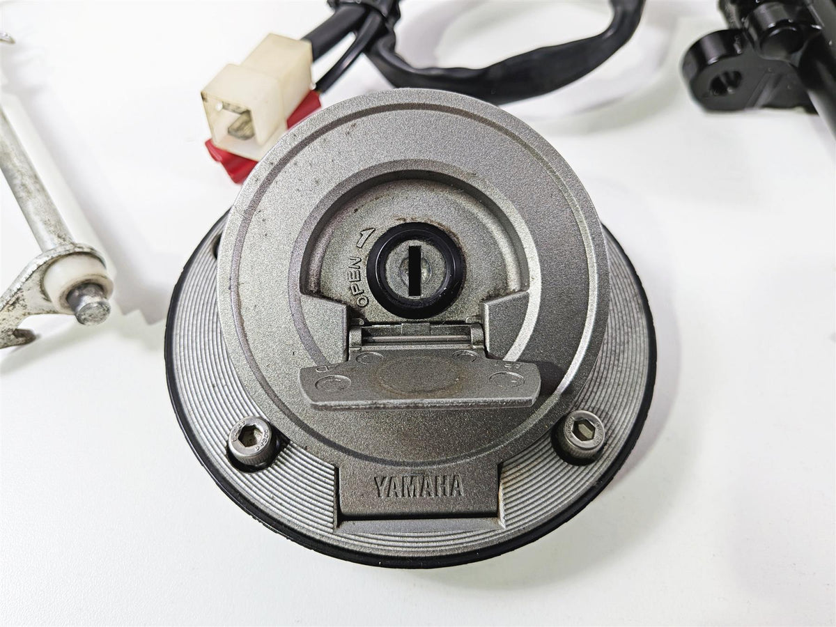 2008 Yamaha YZF R1 RN19 Ignition Switch Key Lock Gas Cap Seat Set 4C8-82501-10 {{ shop.shopifyCountryName }} - Mototech271