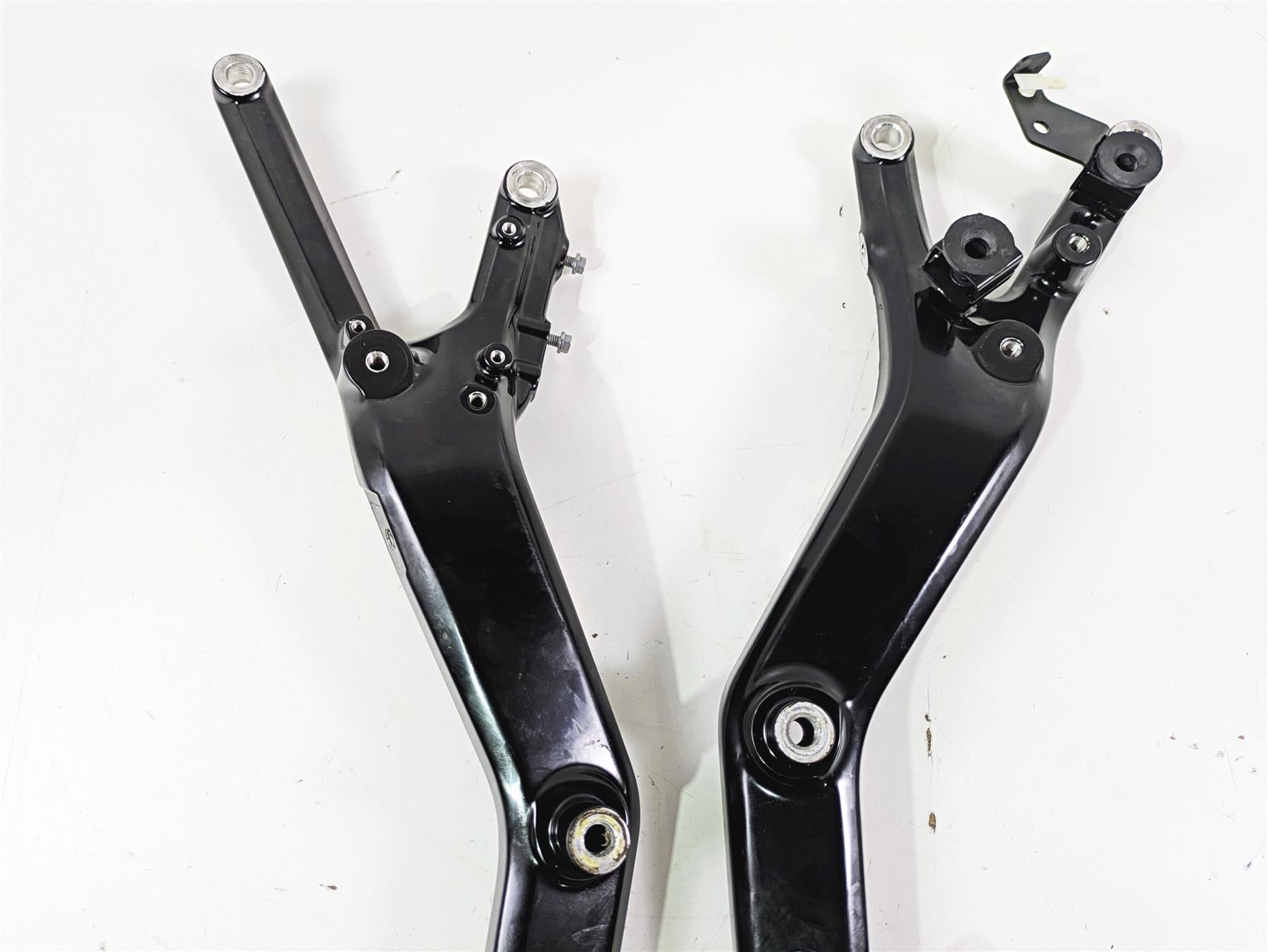2024 Harley Sportster RH975 S Rear Fender Support Strut Set 47200749A 47200765A {{ shop.shopifyCountryName }} - Mototech271