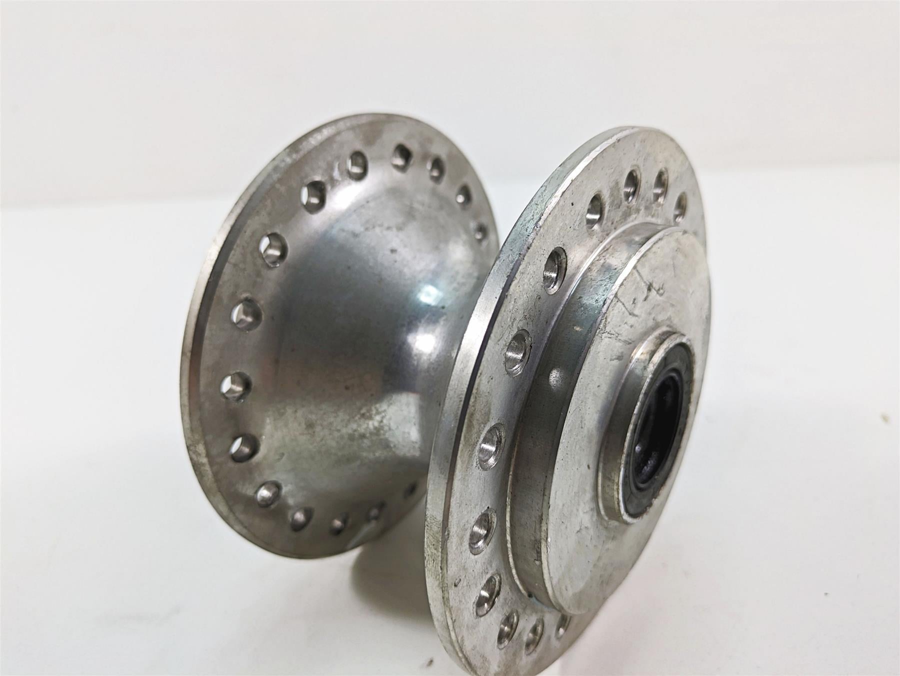 1986 Harley Sportster XLH 883 Front Spoke 19" Wheel Hub 43619-84 {{ shop.shopifyCountryName }} - Mototech271