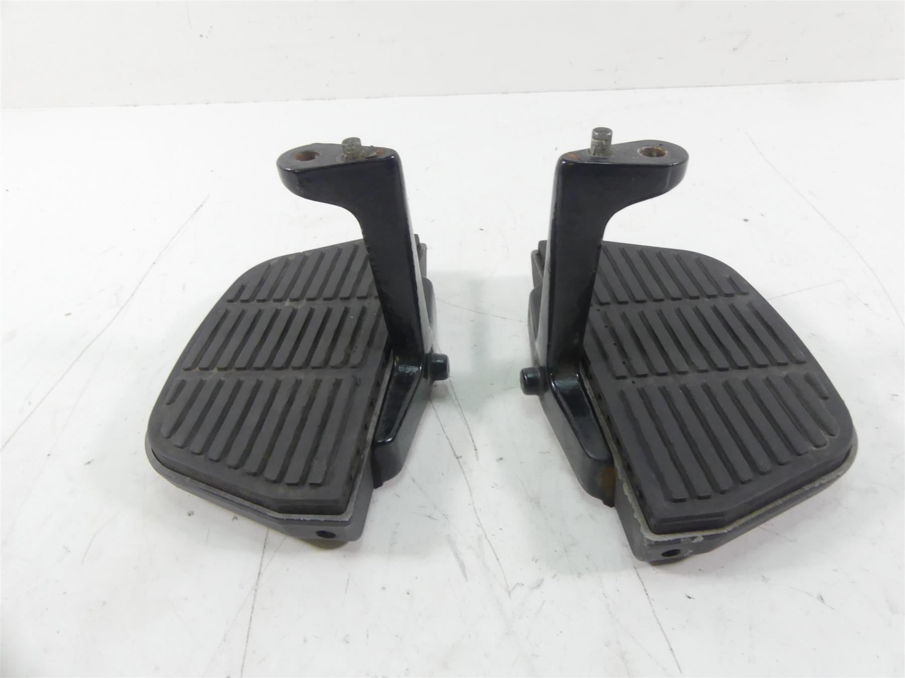 1998 Harley Touring FLHTC Electra Glide Rear Passenger Floor Board Set 52719-93 {{ shop.shopifyCountryName }} - Mototech271