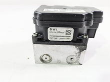 Load image into Gallery viewer, 2011 Harley Touring FLHTCUSE CVO E-Glide Abs Brake Pump Module 40601-08A | Mototech271
