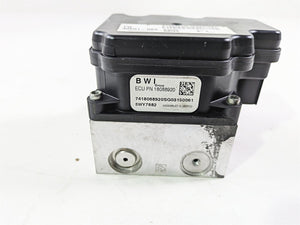 2011 Harley Touring FLHTCUSE CVO E-Glide Abs Brake Pump Module 40601-08A | Mototech271