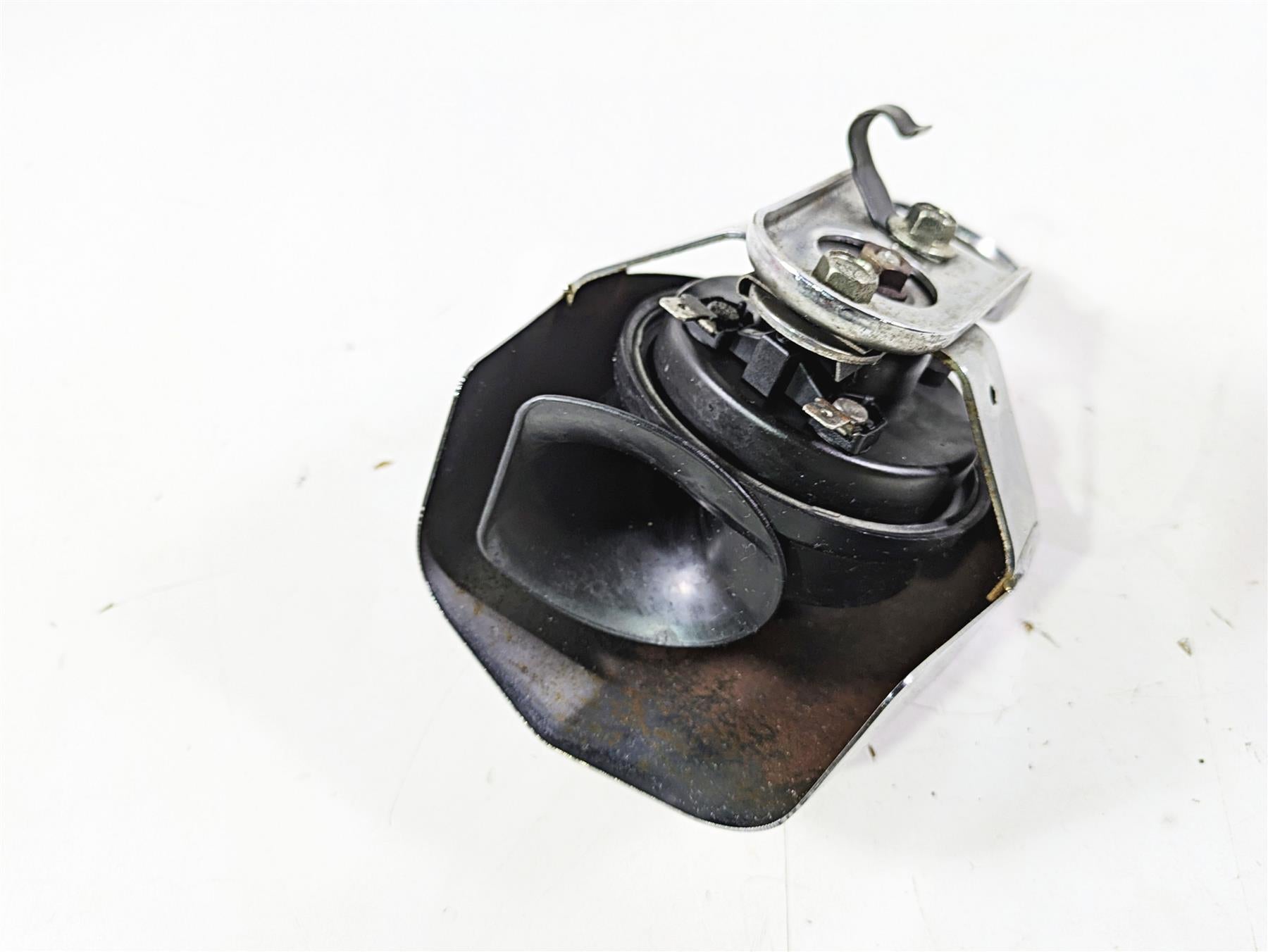2003 Harley Softail FXSTDI Deuce 100th Horn + Chrome Cover 69060-90H {{ shop.shopifyCountryName }} - Mototech271