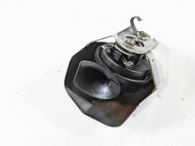 Load image into Gallery viewer, 2003 Harley Softail FXSTDI Deuce 100th Horn + Chrome Cover 69060-90H | Mototech271
