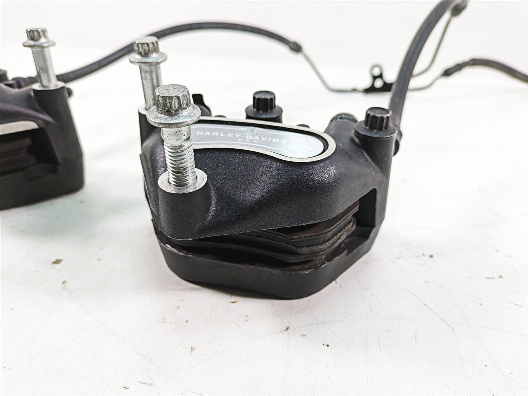 2006 Harley Touring FLHTCUI Electra Glide Front Brake Calipers 44023-00 44046-00 {{ shop.shopifyCountryName }} - Mototech271