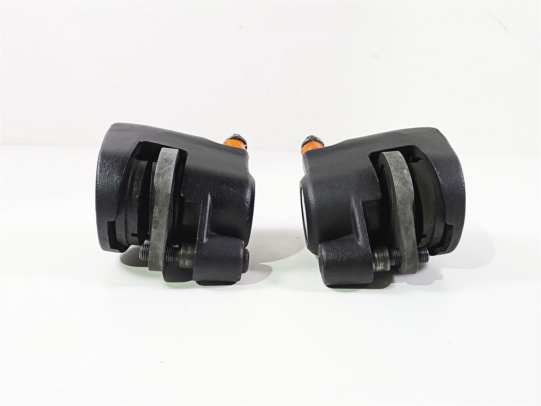 1999 Harley Dyna FXDL Low Rider Front Brake Caliper Set 44023-83C 44046-84C {{ shop.shopifyCountryName }} - Mototech271