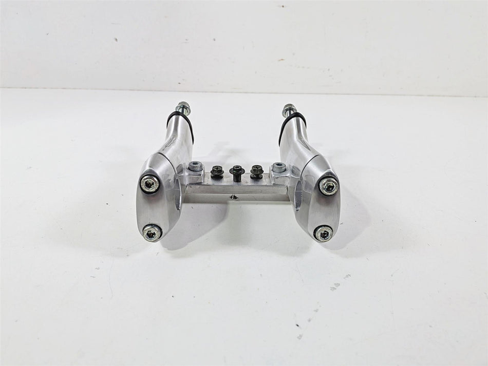 2005 Suzuki VZ800 M50 Boulevard Handlebar Holder Risers 56224-39G00 56225-39G00 {{ shop.shopifyCountryName }} - Mototech271