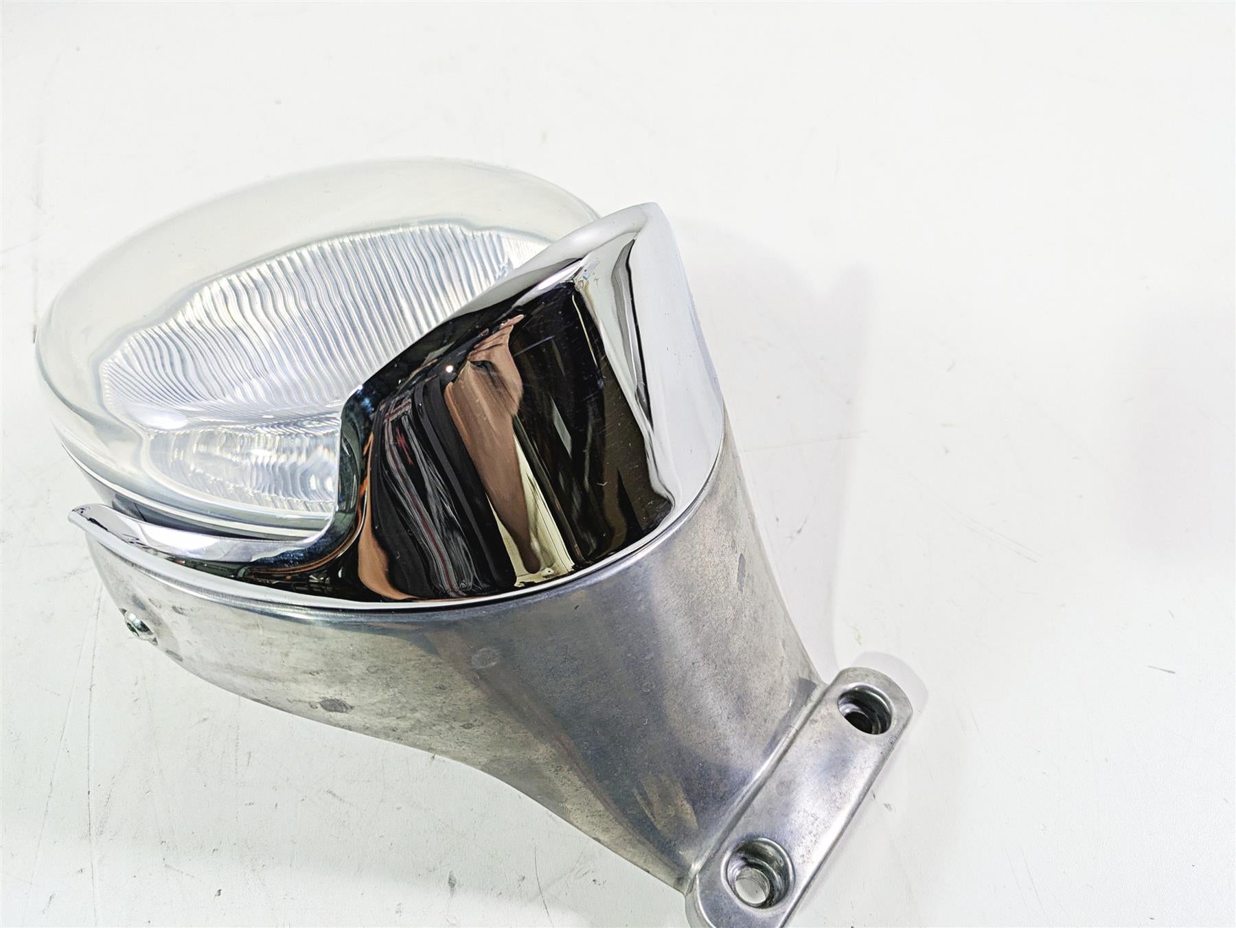 2006 Harley VRSCR Street V-Rod Headlight Head Light Lamp & Mount 68880-01 {{ shop.shopifyCountryName }} - Mototech271