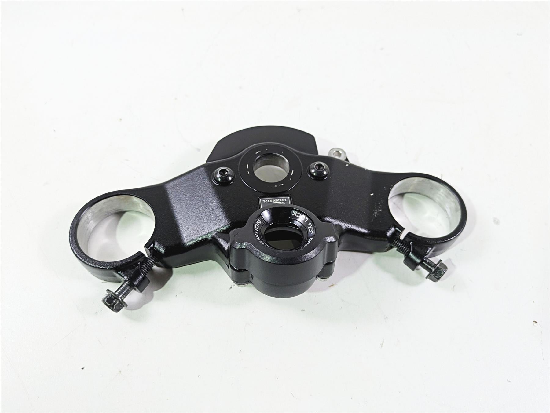 2025 Honda CBR600RR Upper Triple Tree Steering Clamp 53300-MJC-A00 {{ shop.shopifyCountryName }} - Mototech271