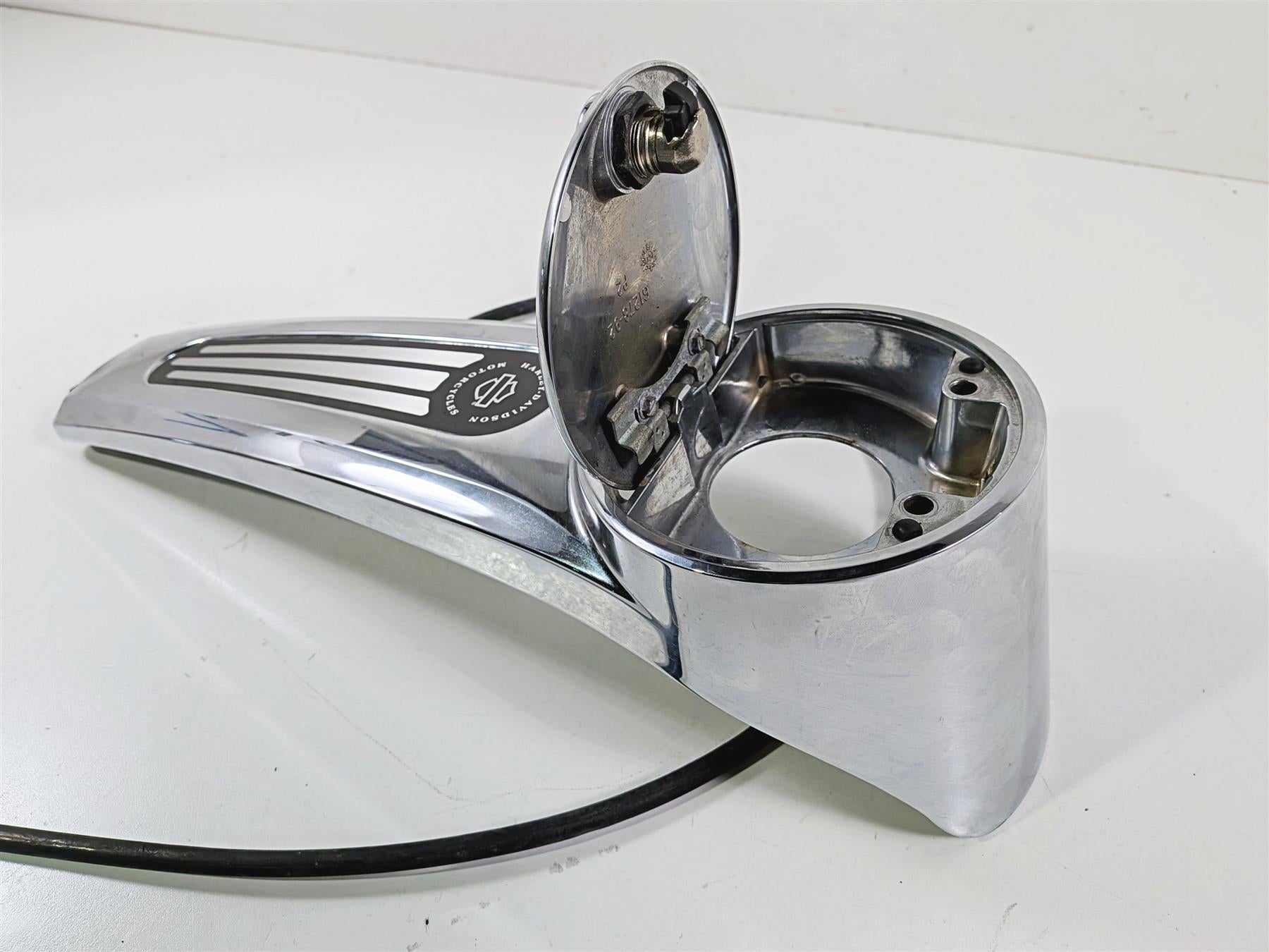 Harley Davidson Touring FLHTC SE CVO Chrome Tank Dash Cover Console 69214-04 {{ shop.shopifyCountryName }} - Mototech271