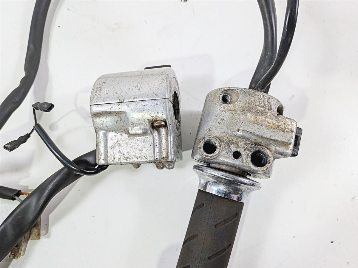 1995 Honda VT600 CD Shadow Deluxe Left Right Hand Control Switch 35200-MZ8-A20 {{ shop.shopifyCountryName }} - Mototech271