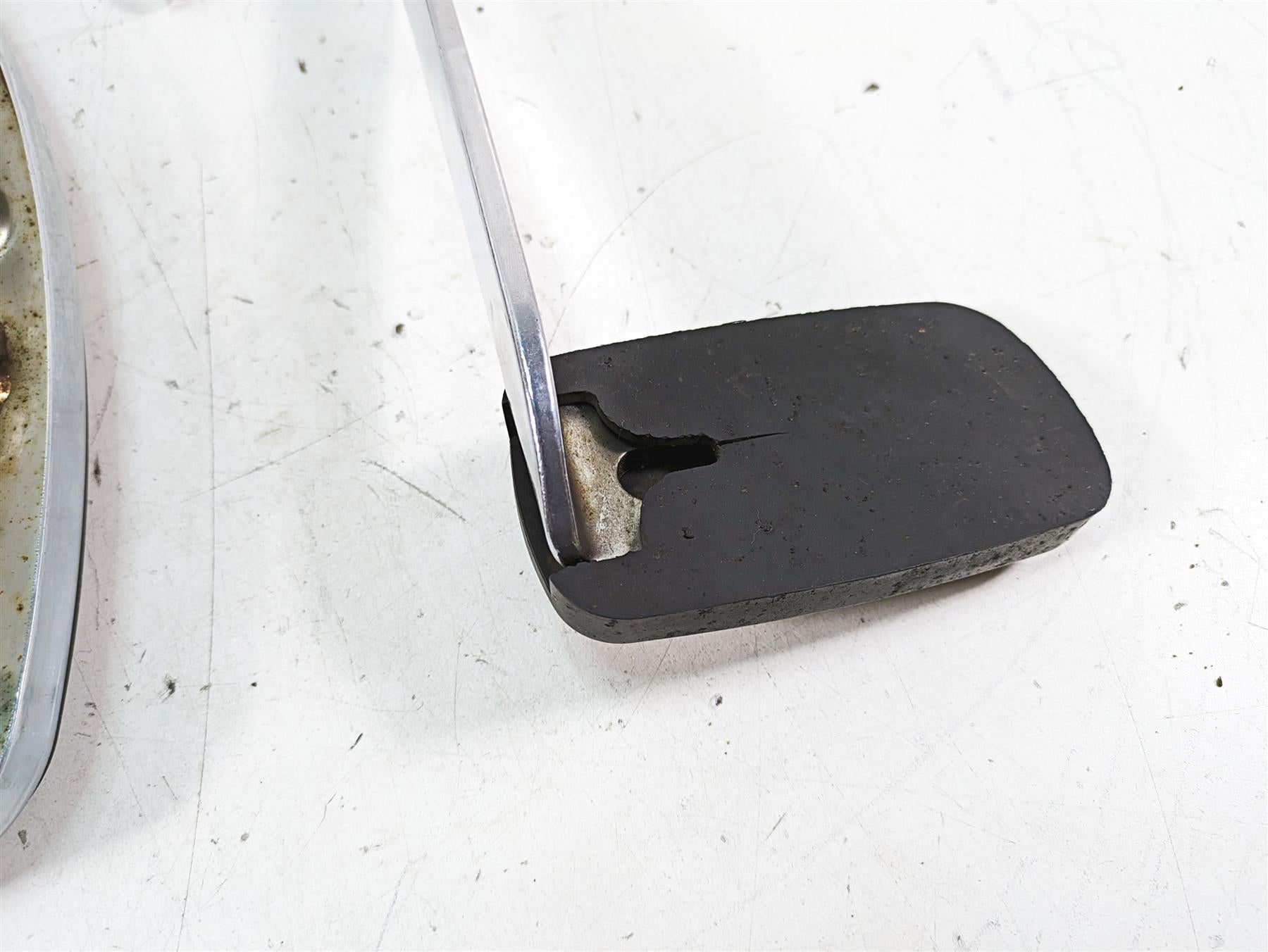 2008 Harley FLHTCU Electra Glide Right Floorboard Footpeg + Brake Lever 50518-83 {{ shop.shopifyCountryName }} - Mototech271
