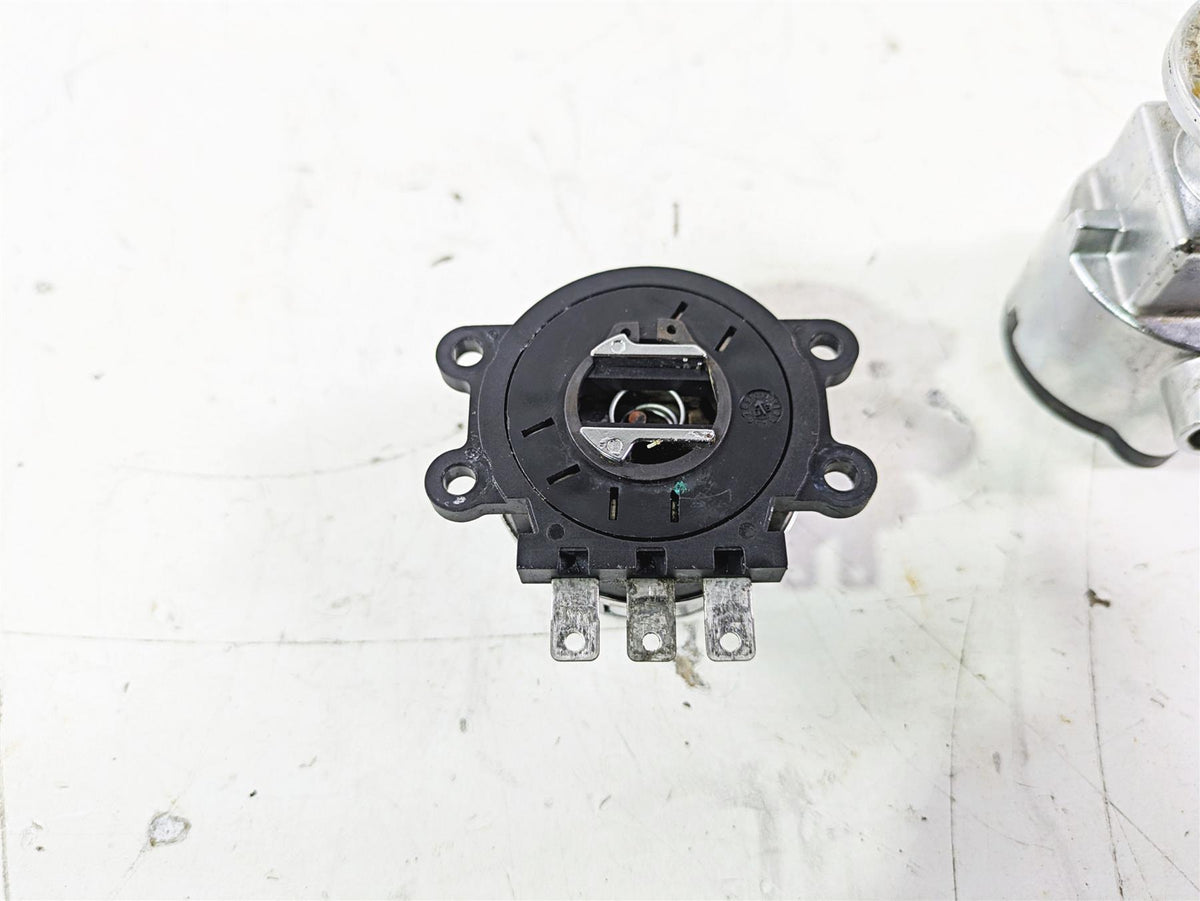 2007 Harley FXDWG Dyna Wide Glide Ignition Switch + Steering Lock -Vin 71430-06A {{ shop.shopifyCountryName }} - Mototech271