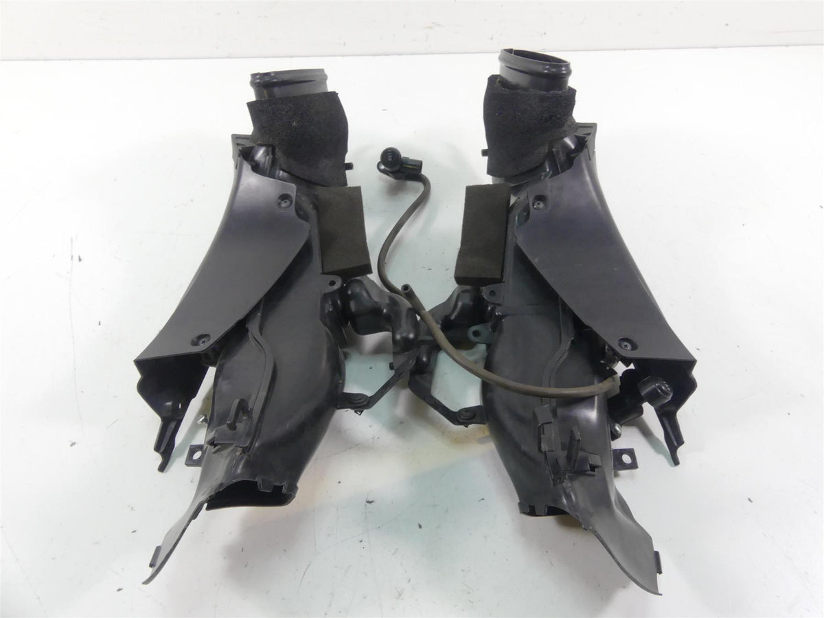 2015 Honda CBR1000 RR SC59 Upper Air Intake Duct Ram Set 64380-MGP-A00 {{ shop.shopifyCountryName }} - Mototech271