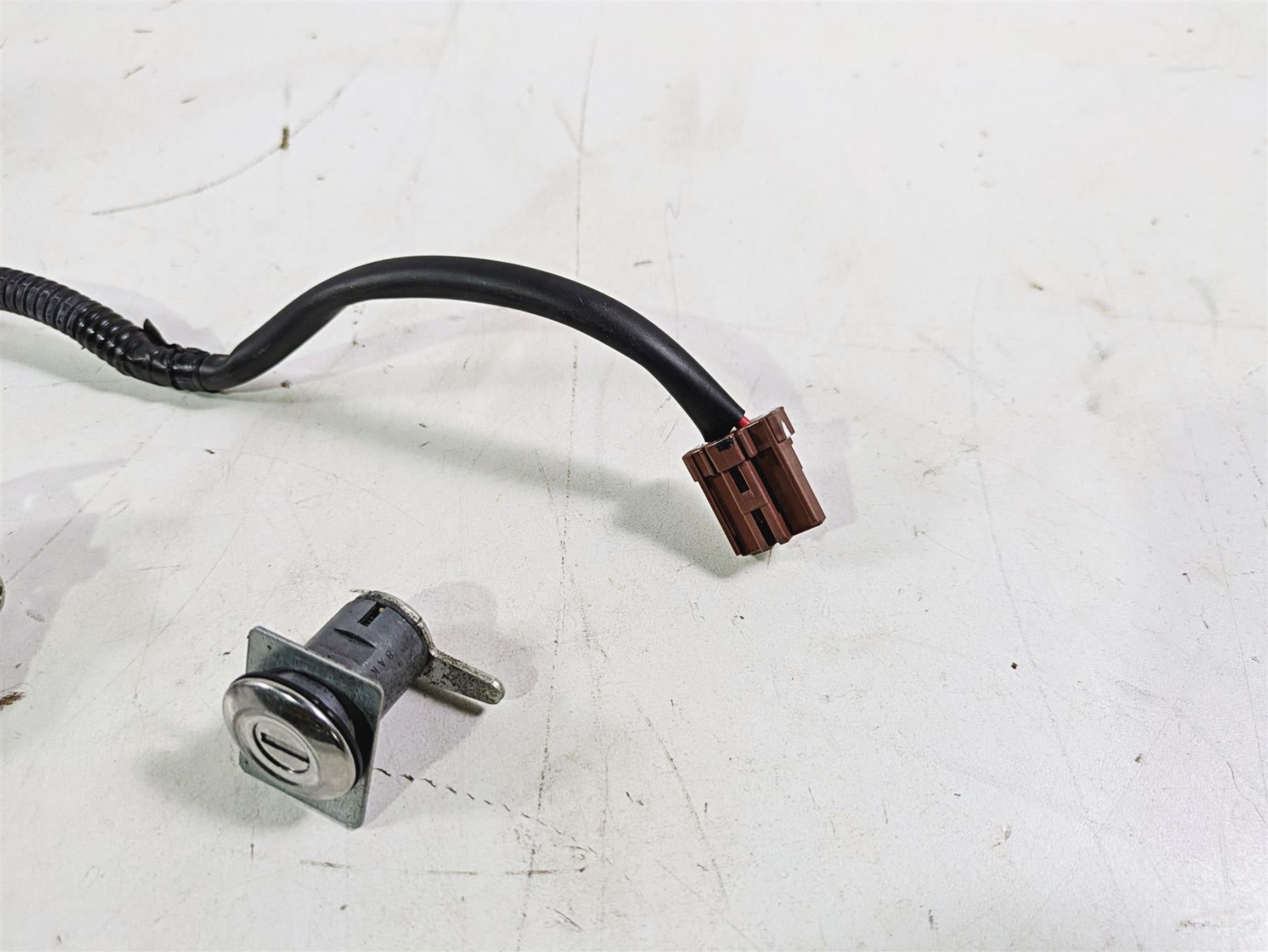 2008 Honda CBR1000RR SC59 Ignition Switch Key Lock Tank Cap Set 35010-MFL-670 {{ shop.shopifyCountryName }} - Mototech271