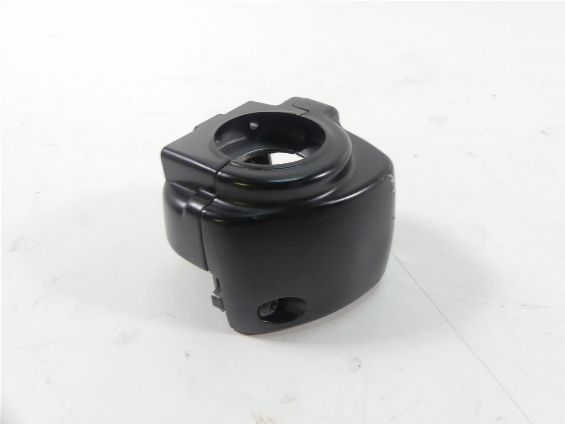 2016 Harley FXDLS Dyna Low Rider Right Hand Control Switch Housing 72921-11 {{ shop.shopifyCountryName }} - Mototech271