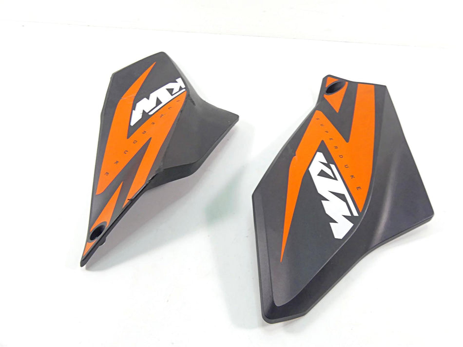 2016 KTM 1290 Super Duke R Tank Side Cover Panel Fairings 61308051000 {{ shop.shopifyCountryName }} - Mototech271