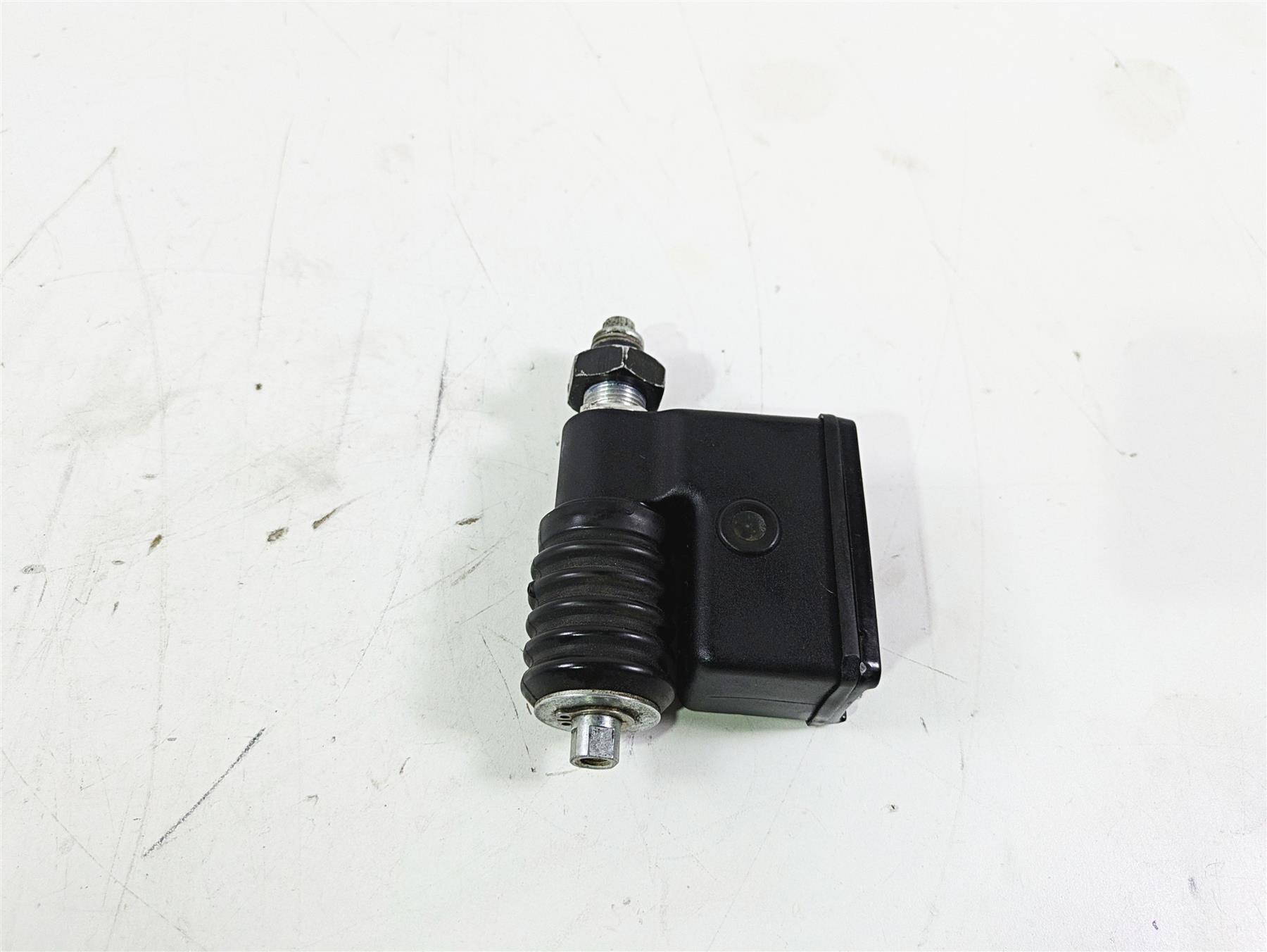 2002 Harley Dyna FXDL Low Rider Rear Brake Master Cylinder 42474-90C {{ shop.shopifyCountryName }} - Mototech271