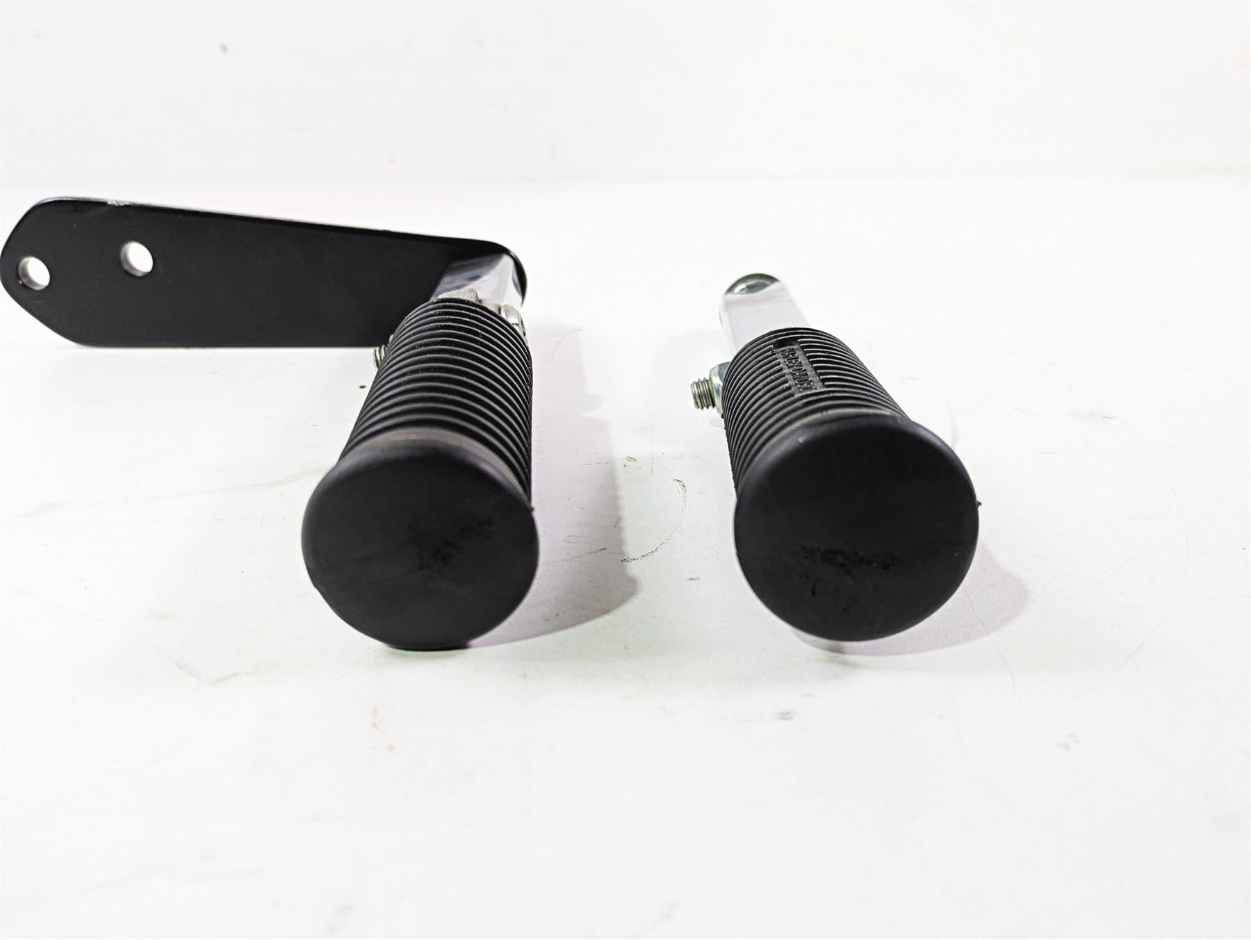 2008 Harley FXDL Dyna Low Rider 105TH Highway Footpeg Rest Set 49354-01 {{ shop.shopifyCountryName }} - Mototech271