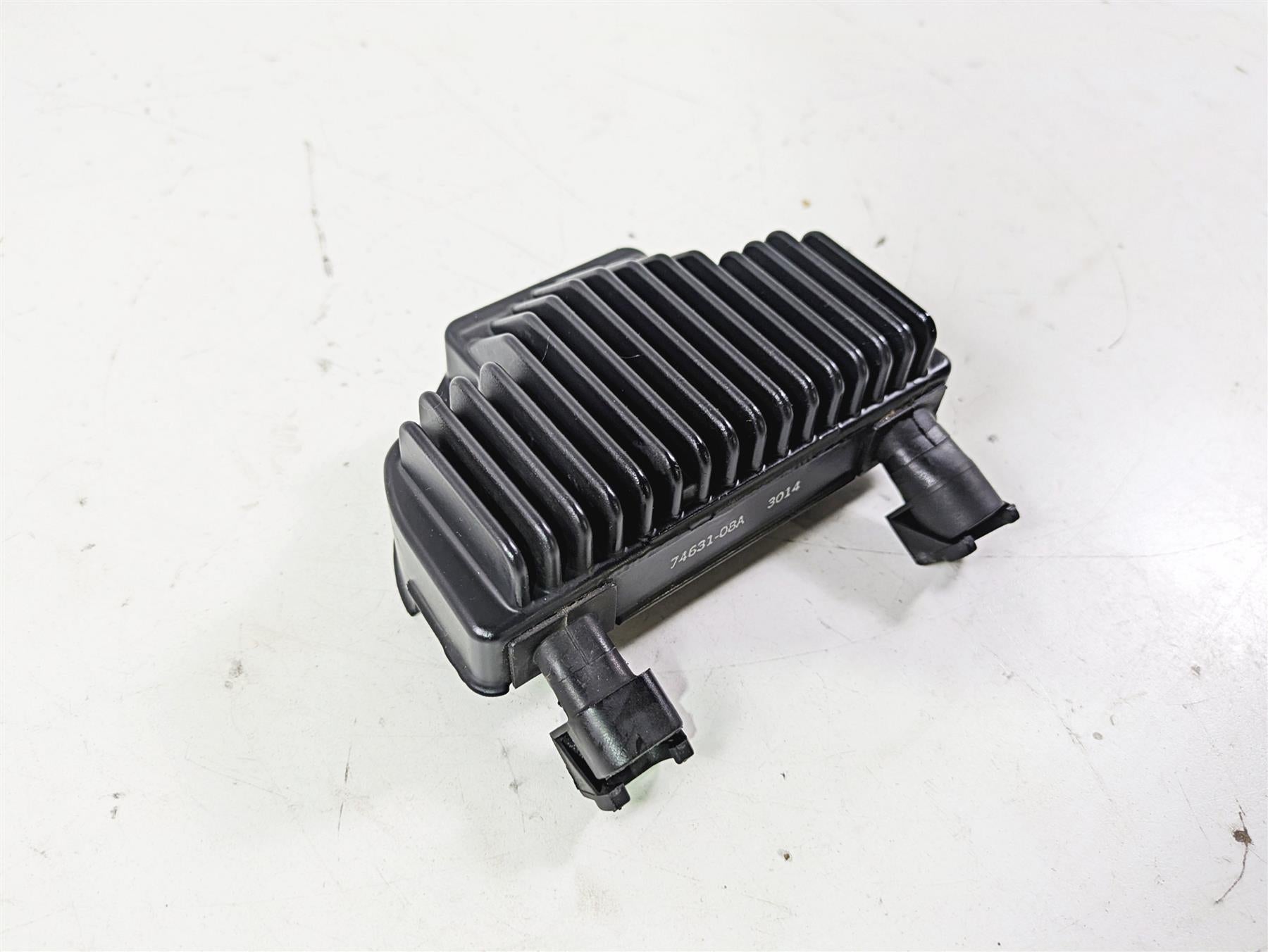2015 Harley FXDL Dyna Low Rider Rectifier Voltage Regulator 74631-08A {{ shop.shopifyCountryName }} - Mototech271
