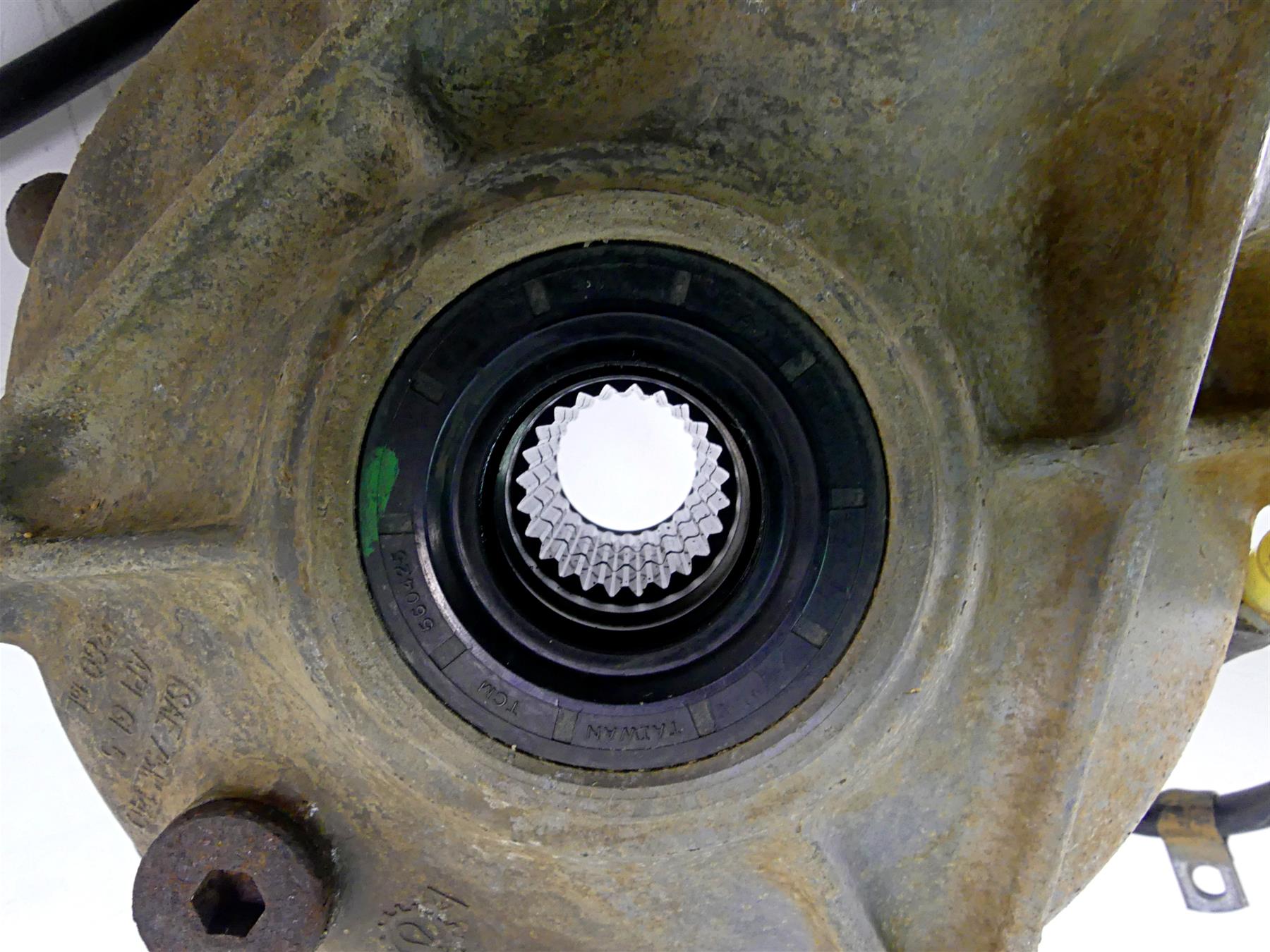 2018 Can Am Commander 1000R XT Rear Differential Gear Box - 1k Only 705502517 {{ shop.shopifyCountryName }} - Mototech271