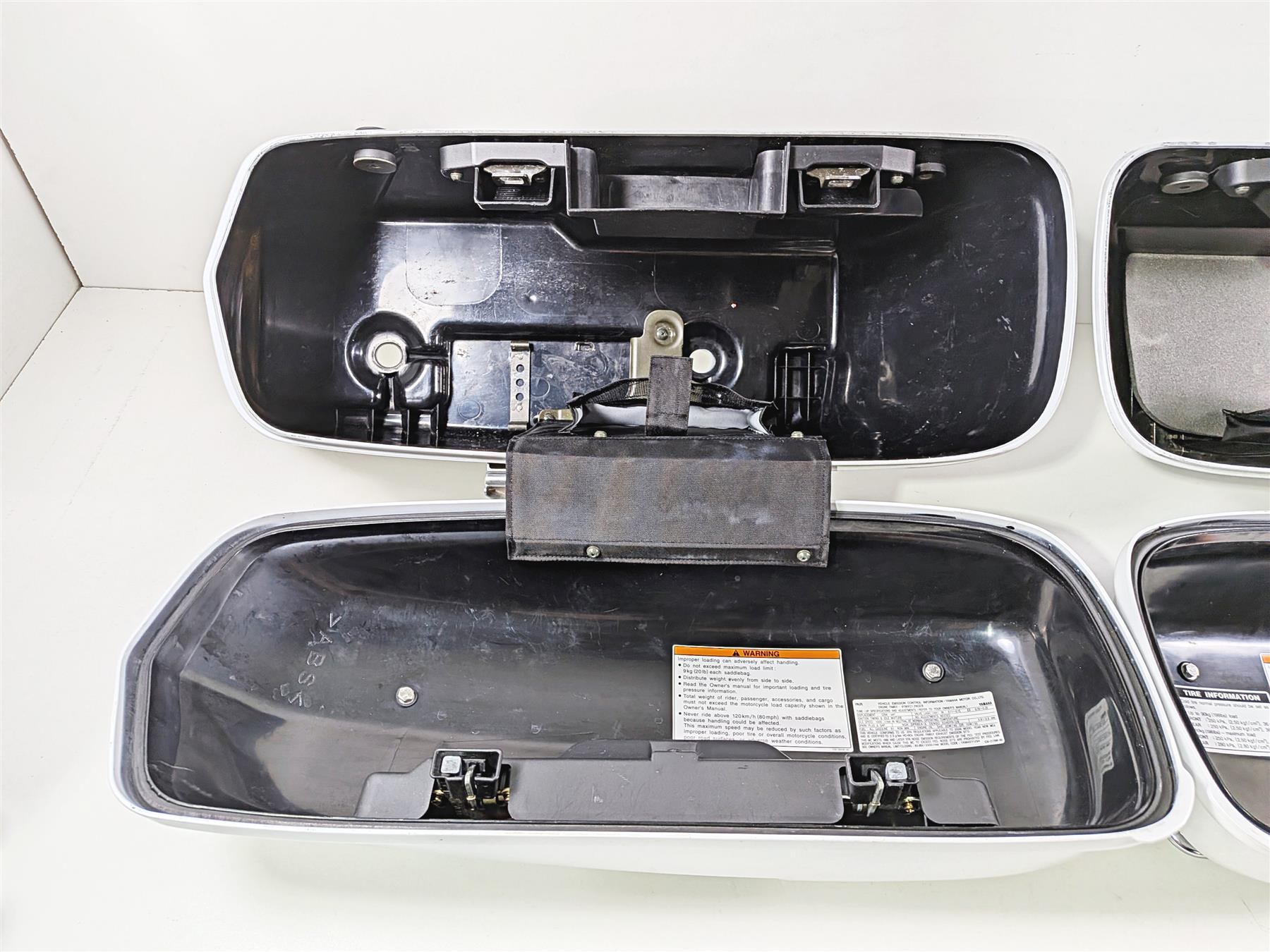 2006 Yamaha XVZ1300 Royal Star Left Right Saddle Bag Set White 4XY-Y2843-2H-P2 {{ shop.shopifyCountryName }} - Mototech271